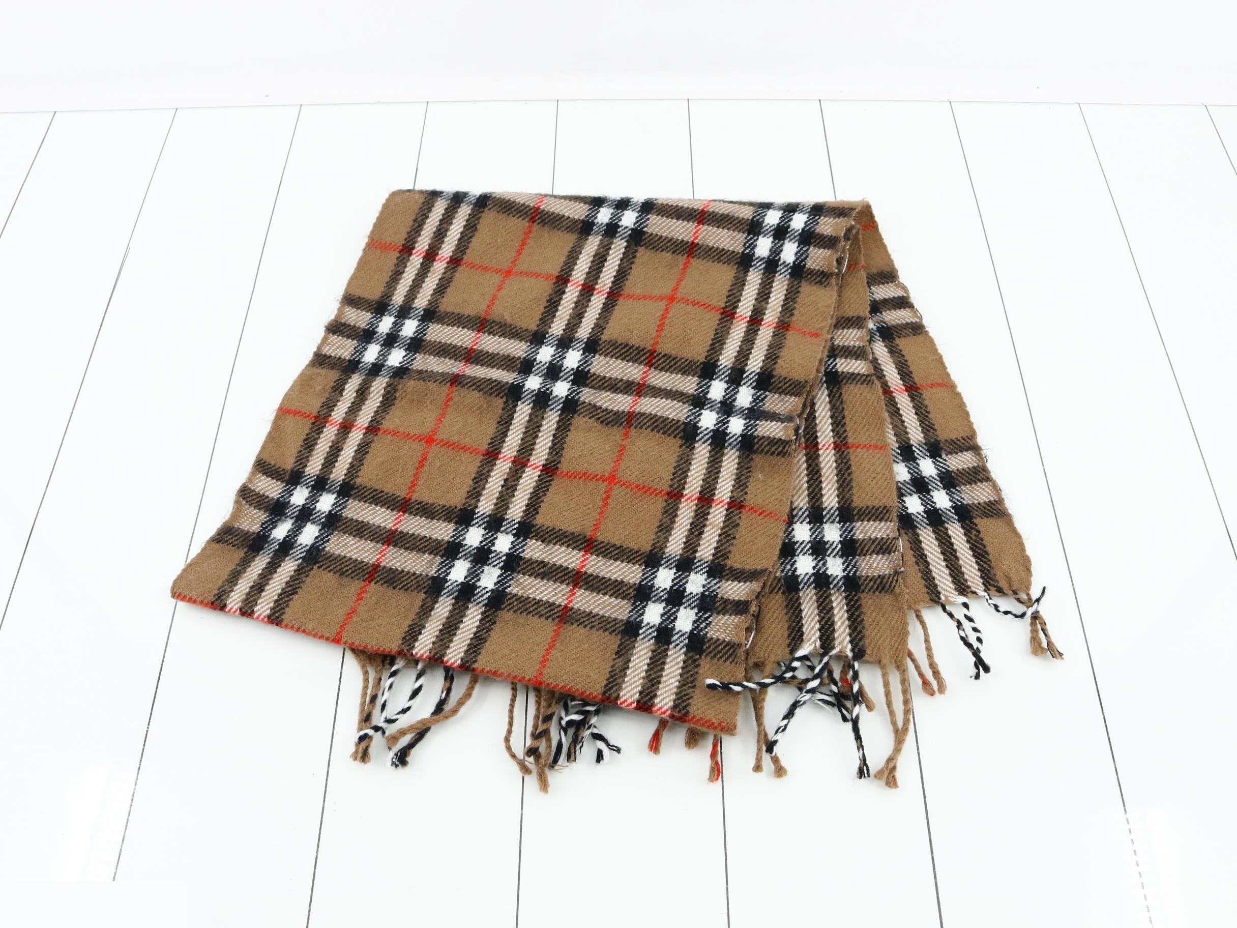 Other lines: Small items, accessories, and scarves — view 3