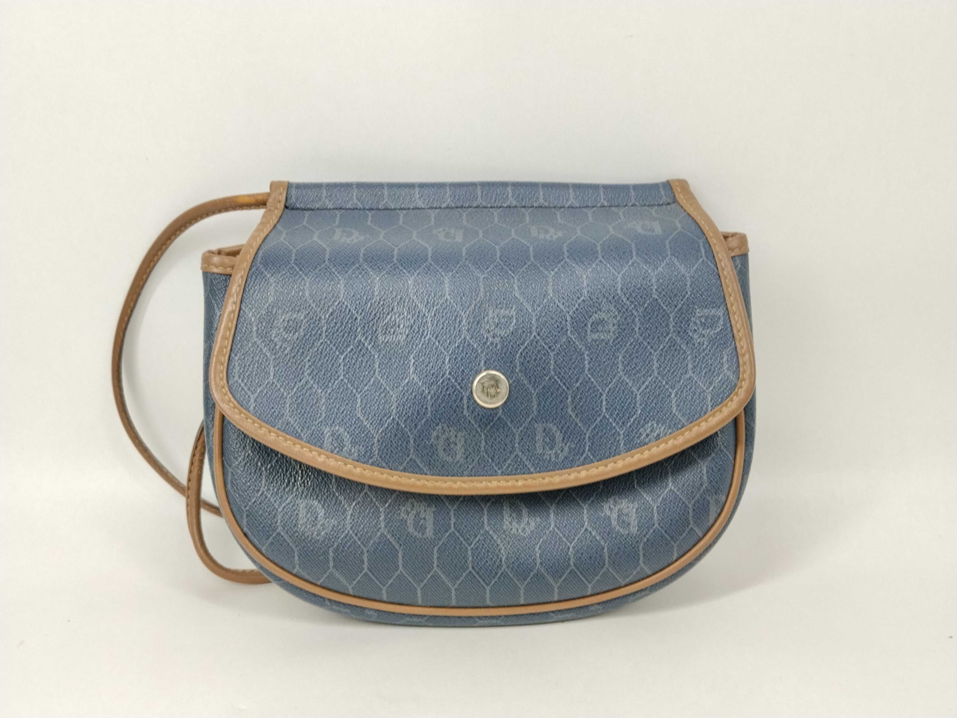 Honeycomb Pattern Shoulder Bag