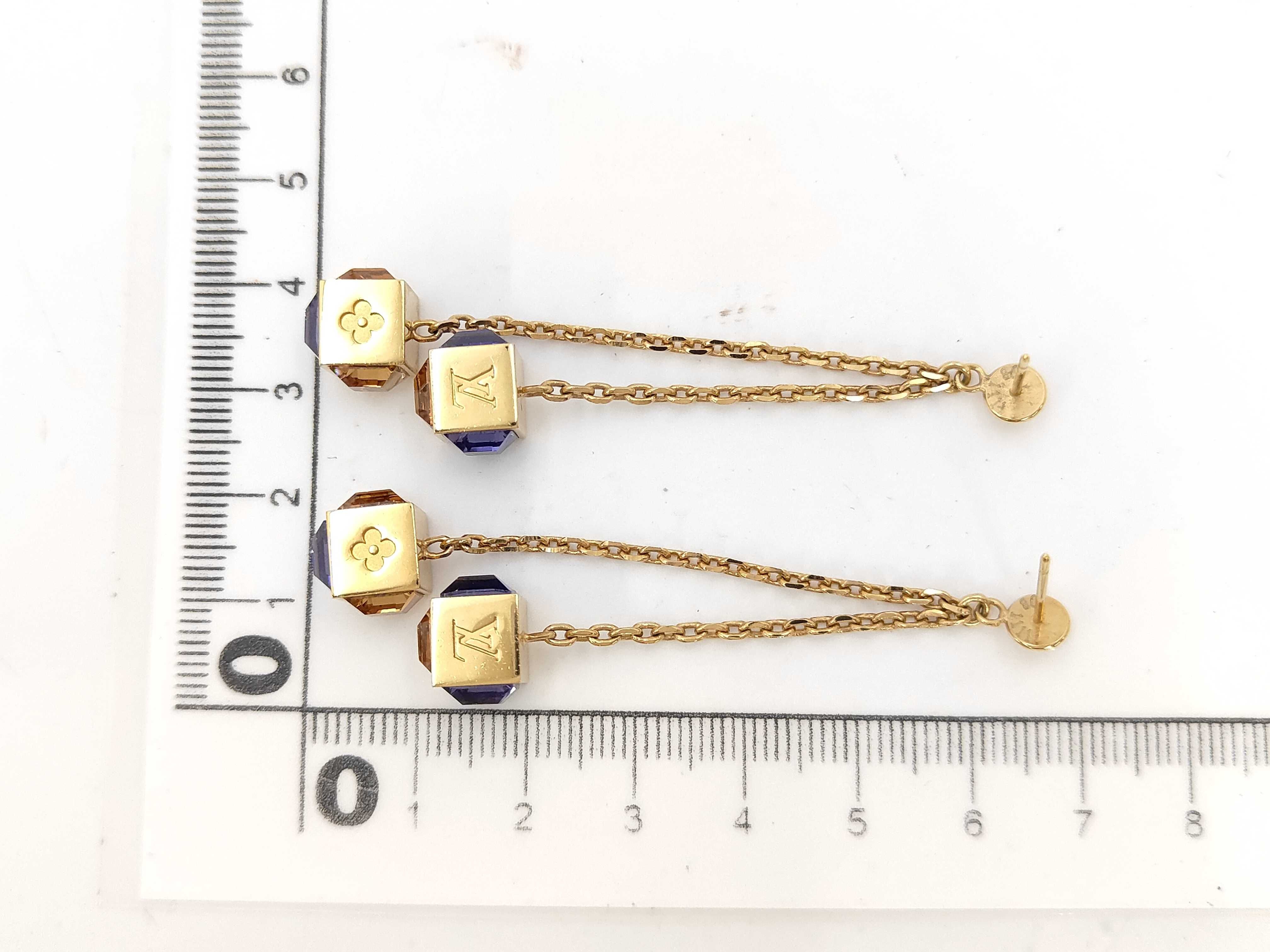 Bouquet d'Oreilles Pendan Earrings — view 2
