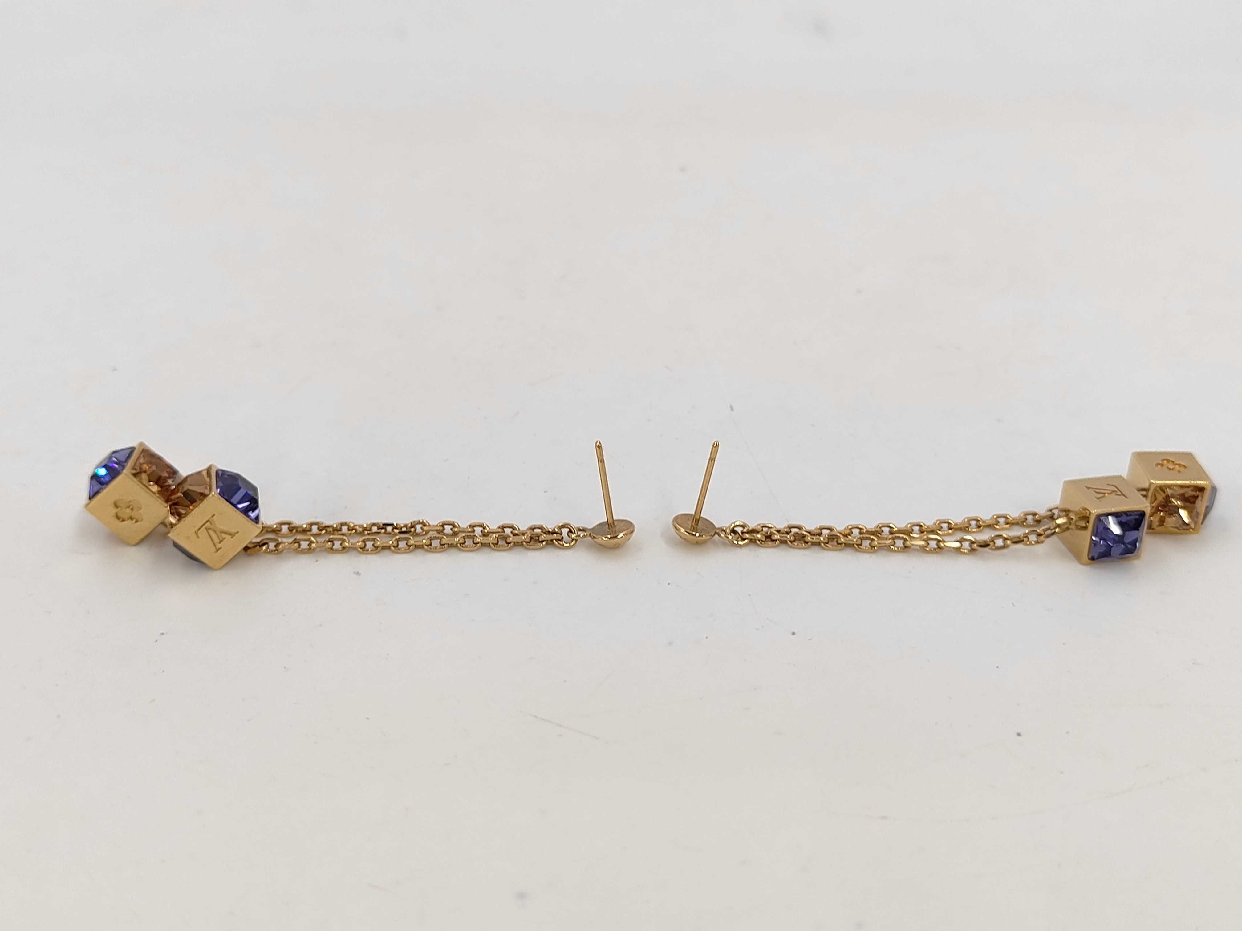 Bouquet d'Oreilles Pendan Earrings — view 3