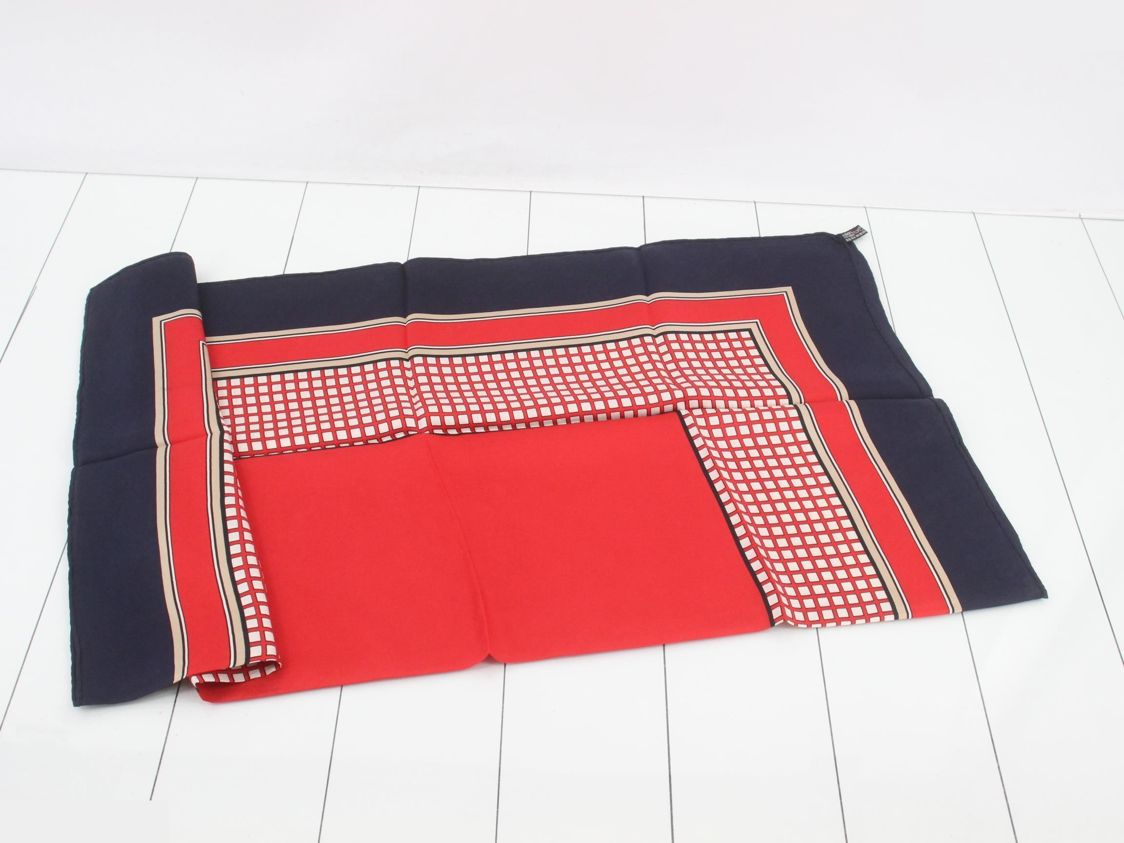 Scarf with tag — view 3