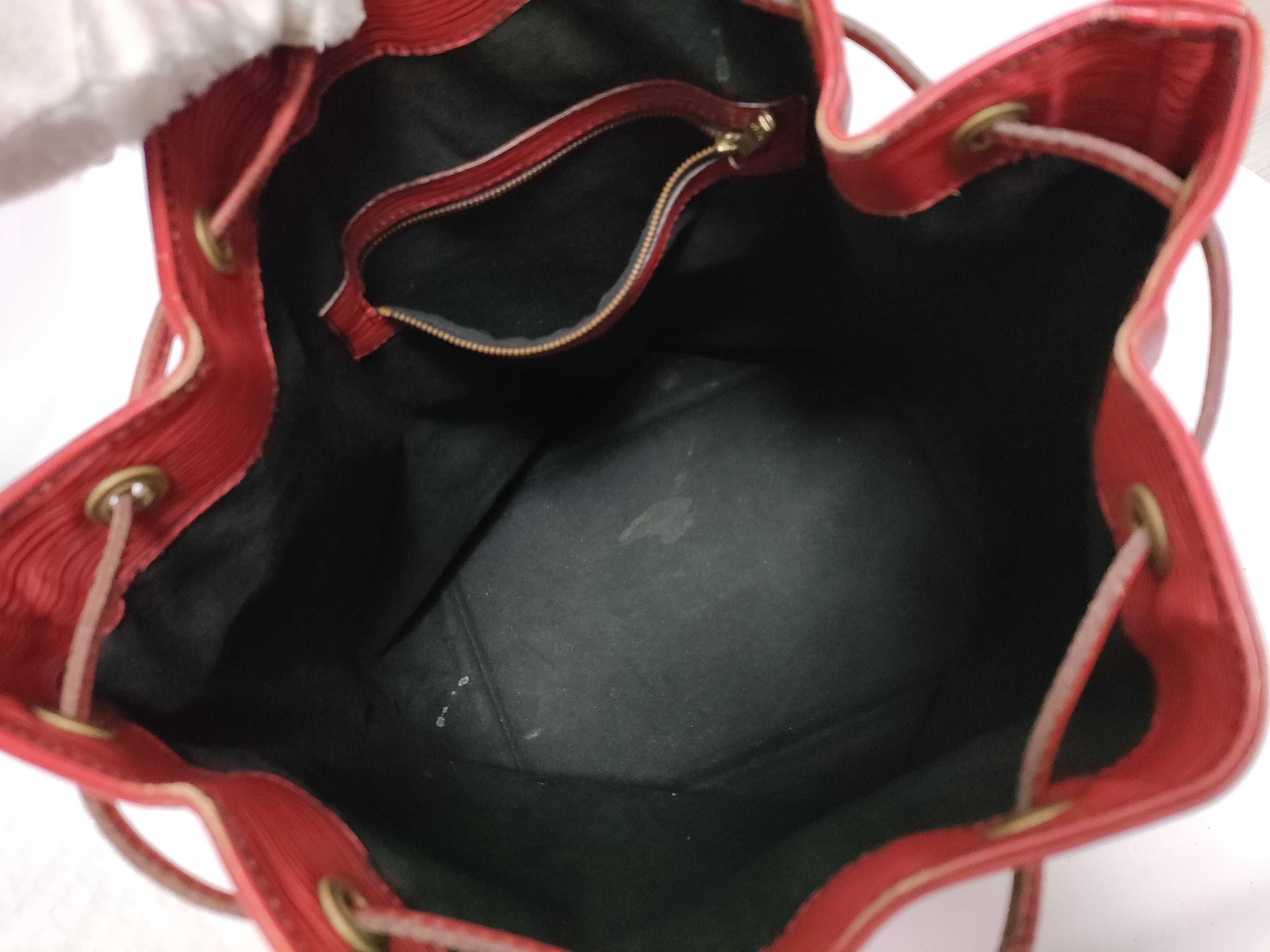 Epi Noe Red M44007 8907A2 Shoulder Bag — view 11