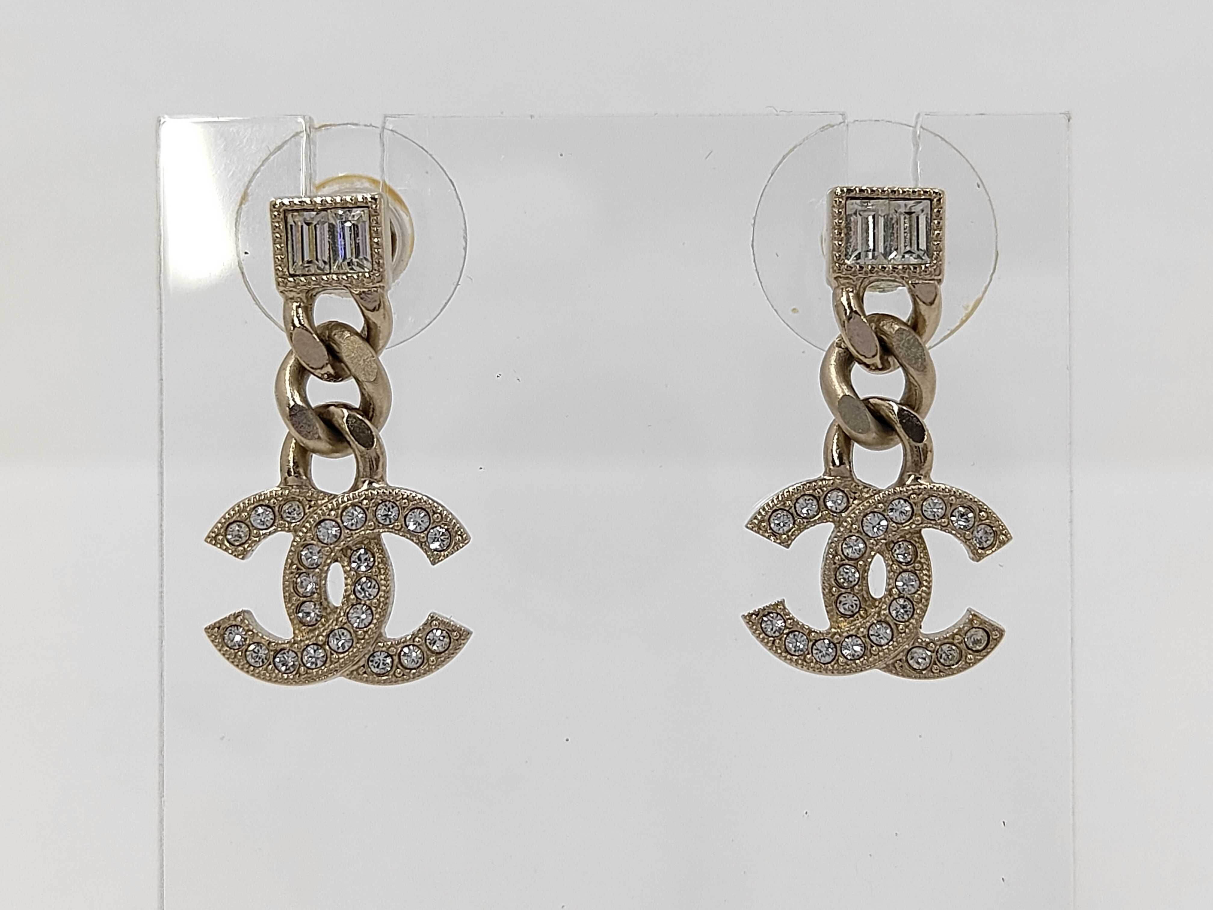 C24V Metal Coco Mark Earrings