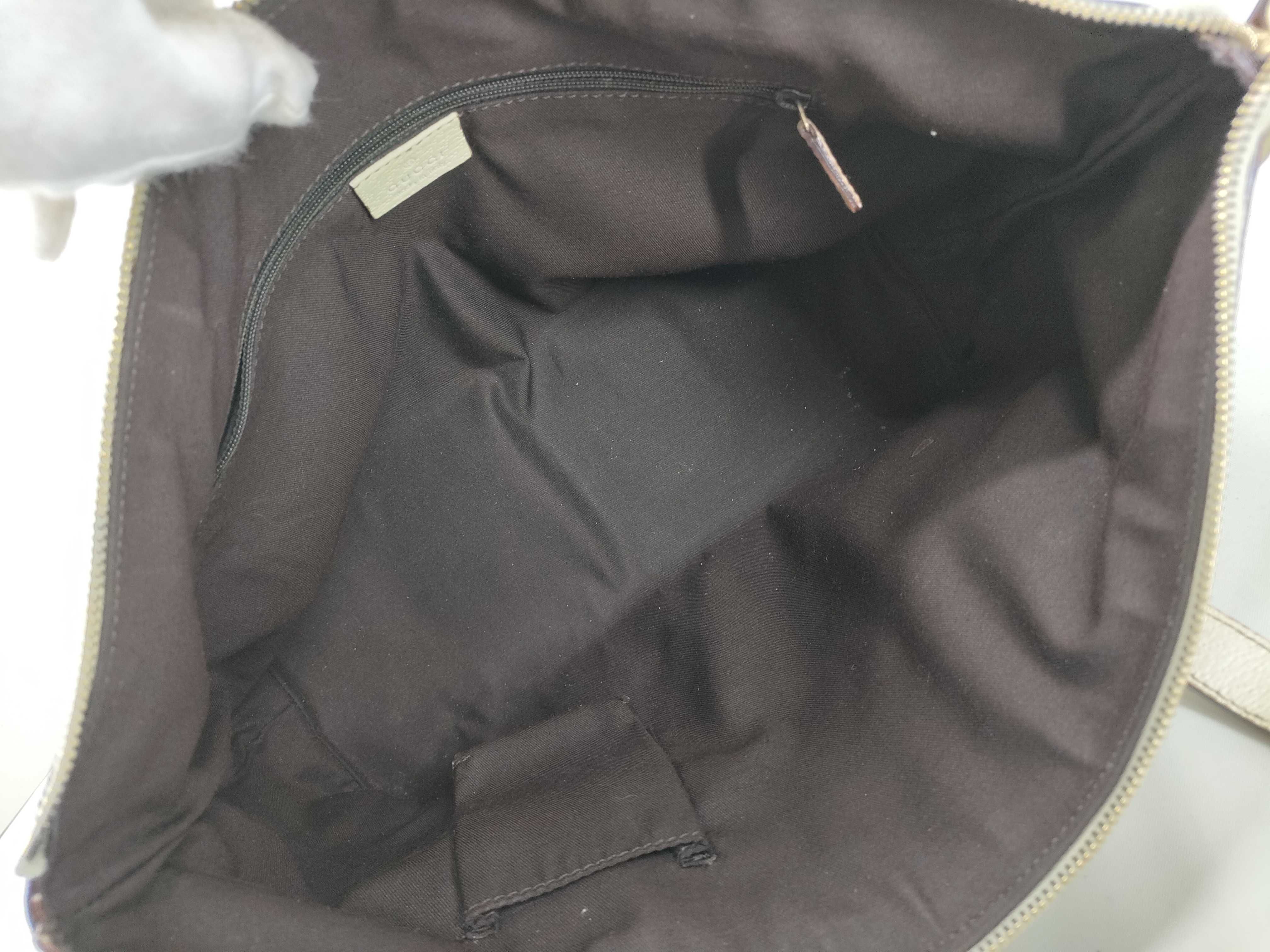 GG Canvas Gucci Tote Bag — view 9