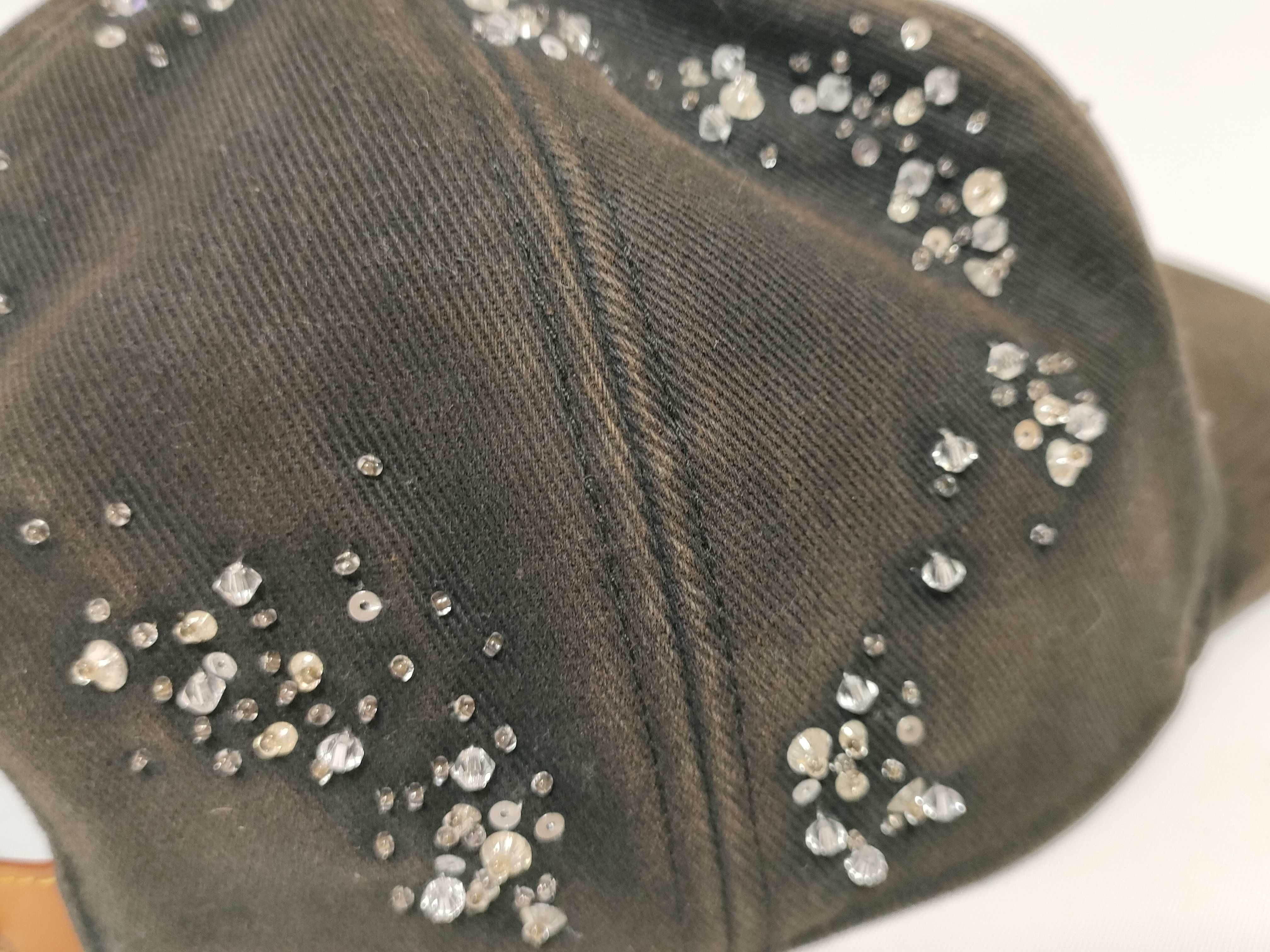 Hats and other accessories — view 10