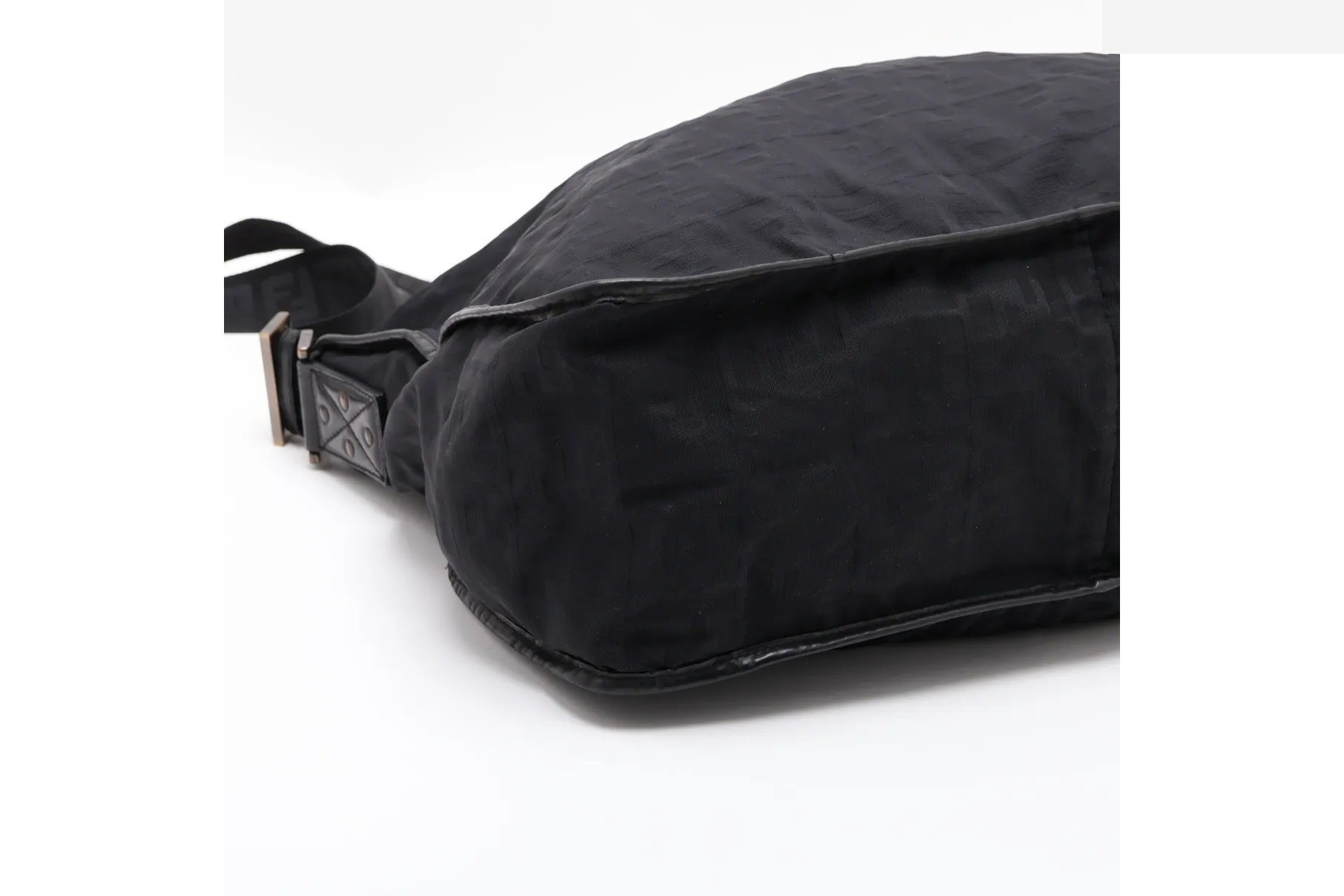 ZUCCA FF Logo 7VA148 Leather Nylon Shoulder Bag — view 4