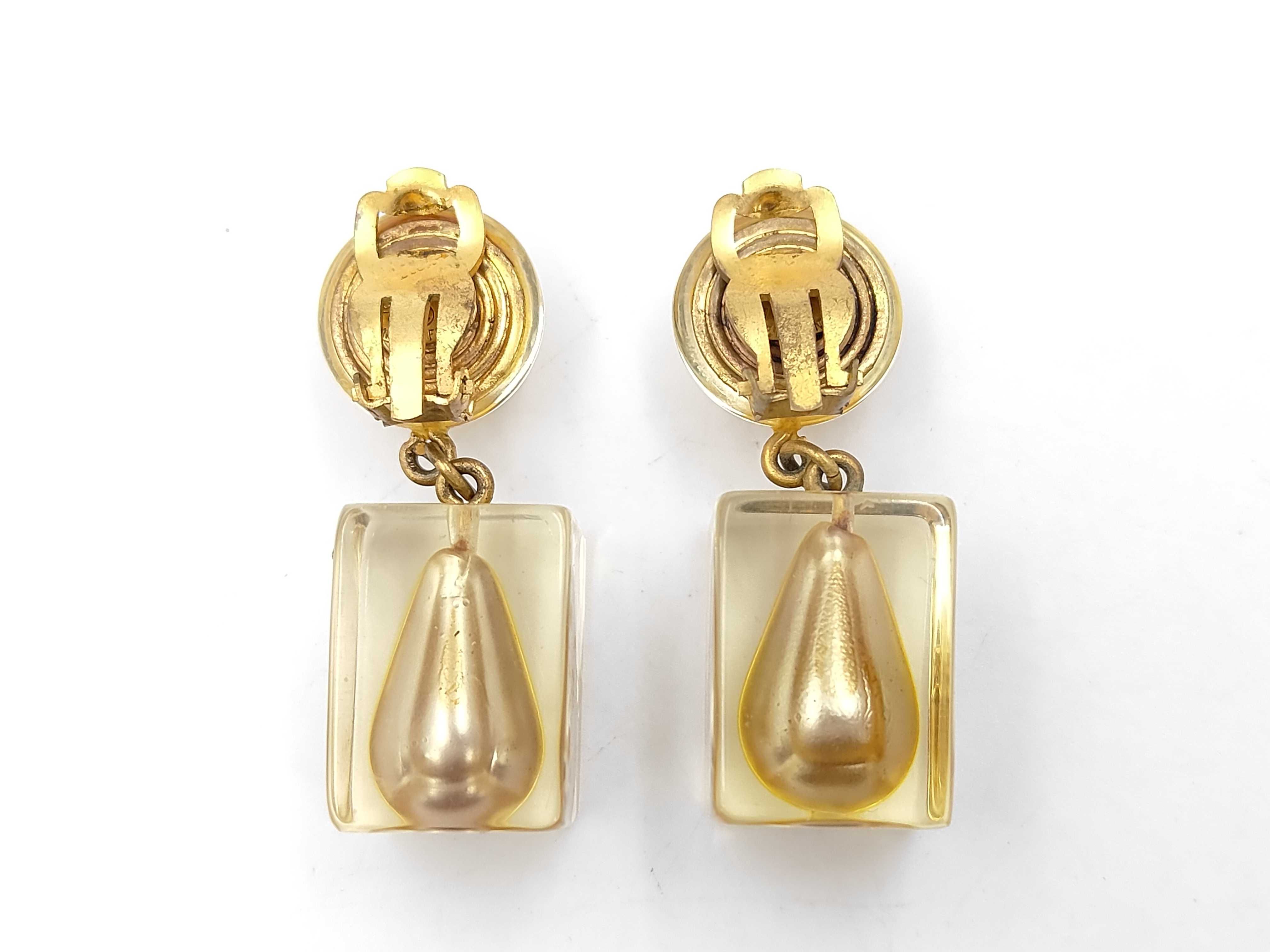 97P Coco Mark Pearl Clear Cube Swing Earrings — view 2