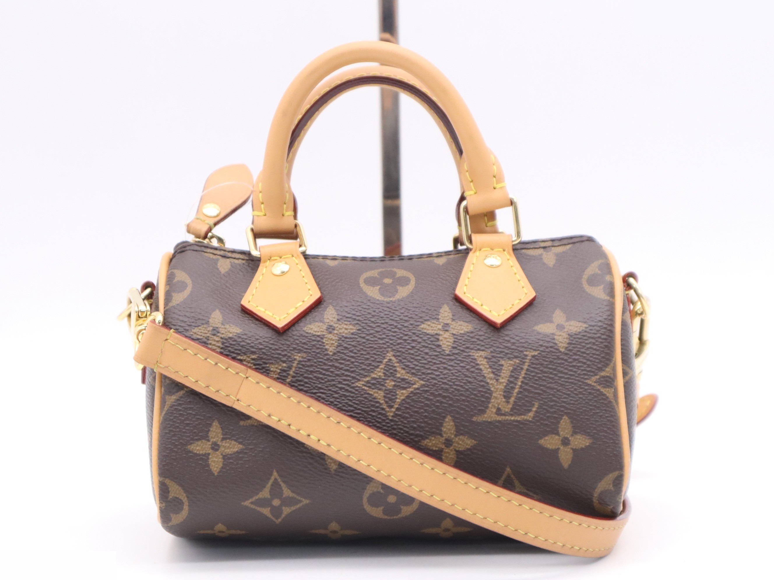Nano Speedy with shoulder strap