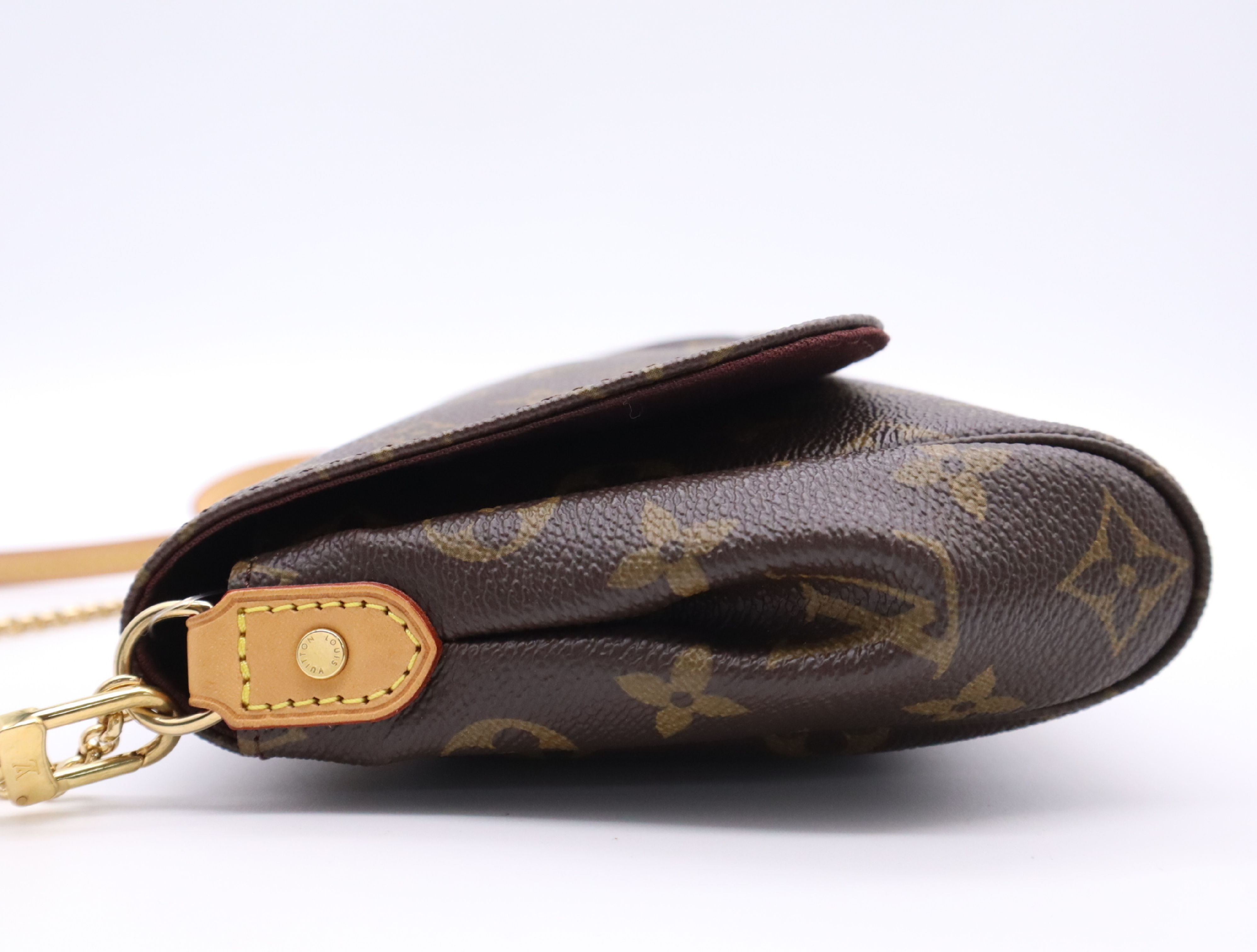 M40718 Monogram Favorite MM Shoulder Bag with Shoulder Strap — view 3