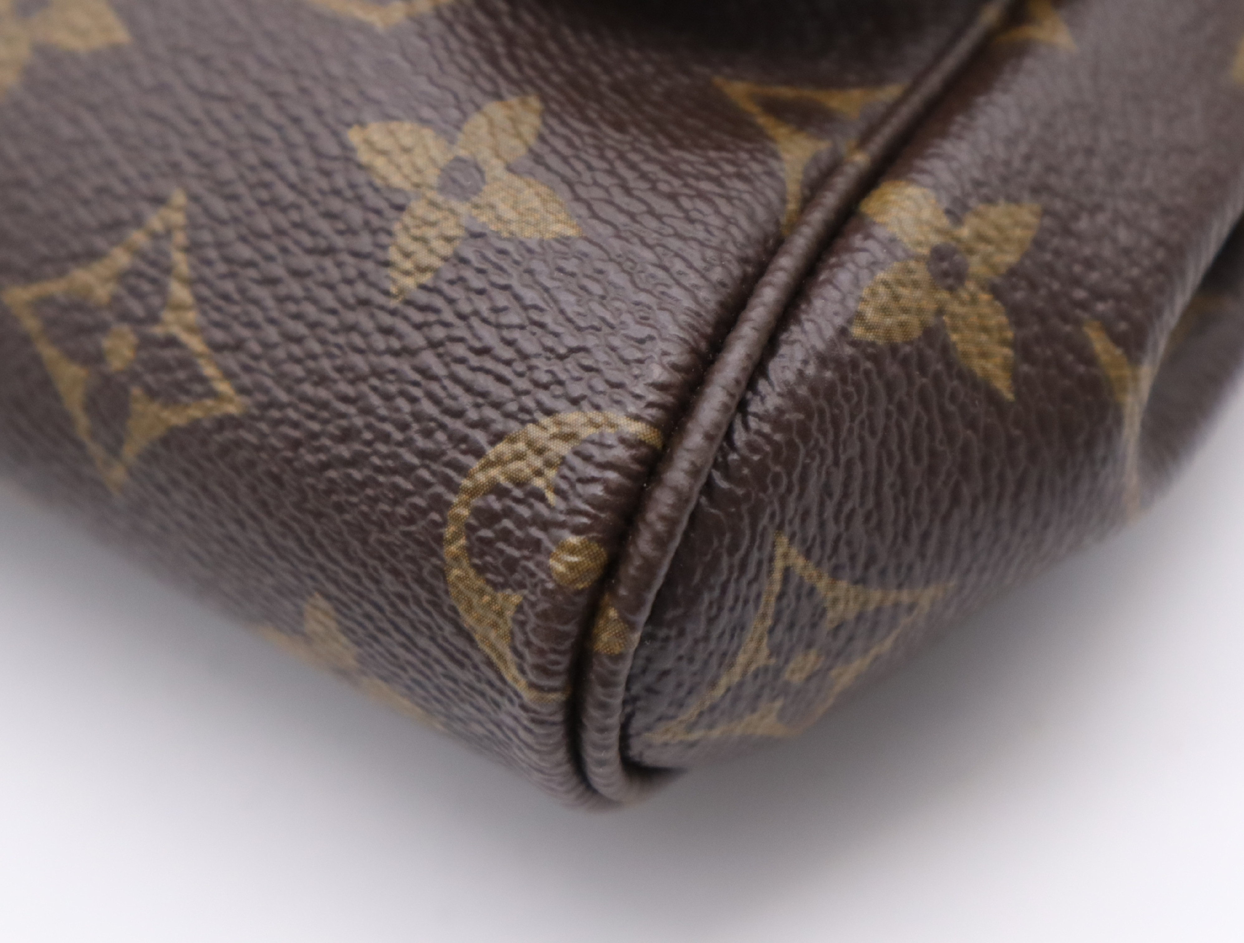M40718 Monogram Favorite MM Shoulder Bag with Shoulder Strap — view 7