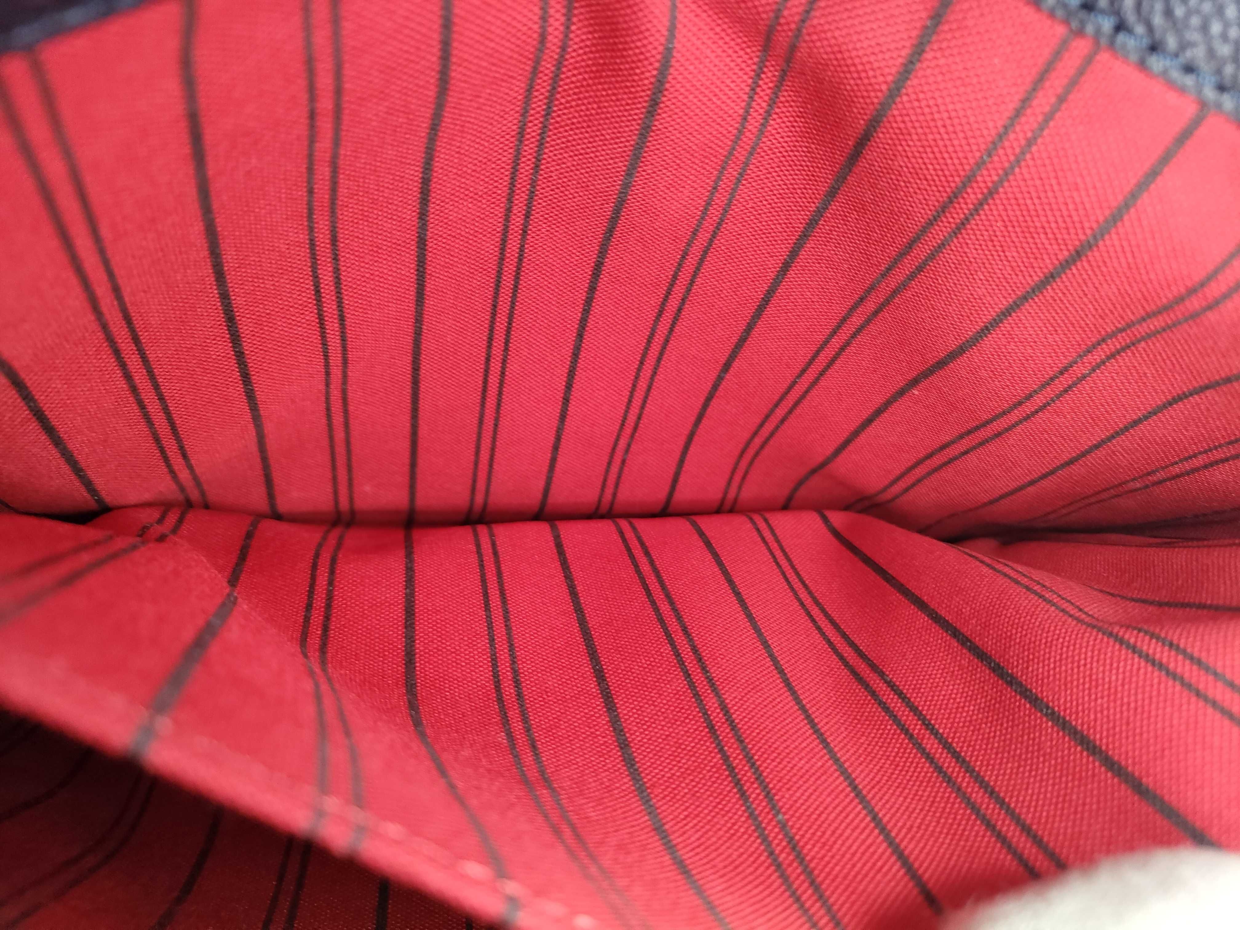 Monogram Empreinte Louis Vuitton Pochette Métis MM Monogram Empreinte Marine Rouge 2-Way Shoulder Bag Handbag — view 10