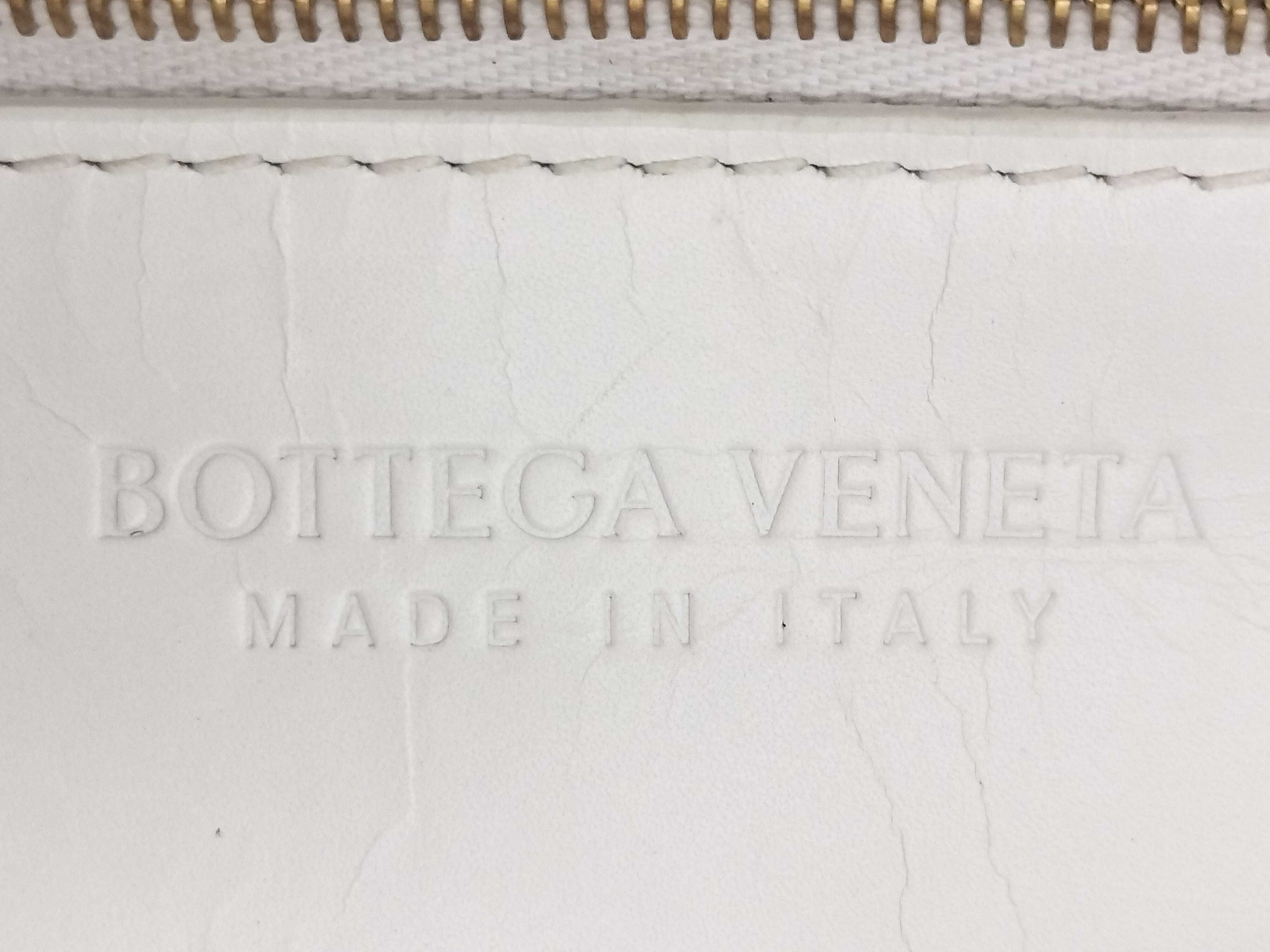 Intrecciato Bottega Veneta Shoulder Bag — view 12