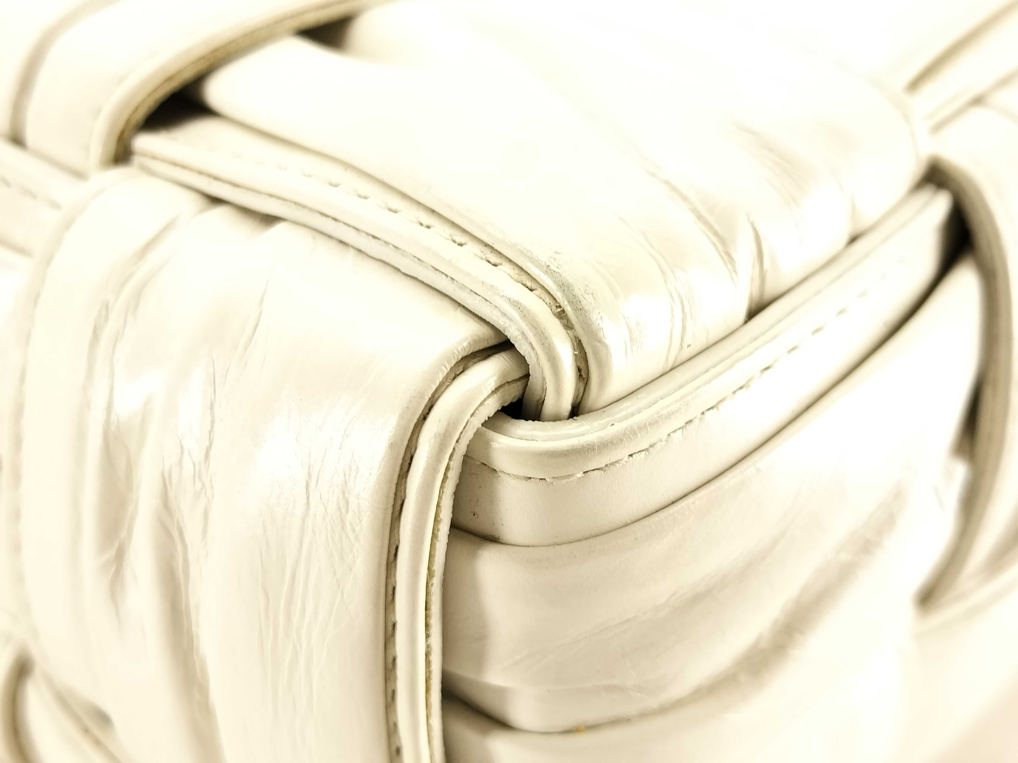 Intrecciato Bottega Veneta Shoulder Bag — view 6