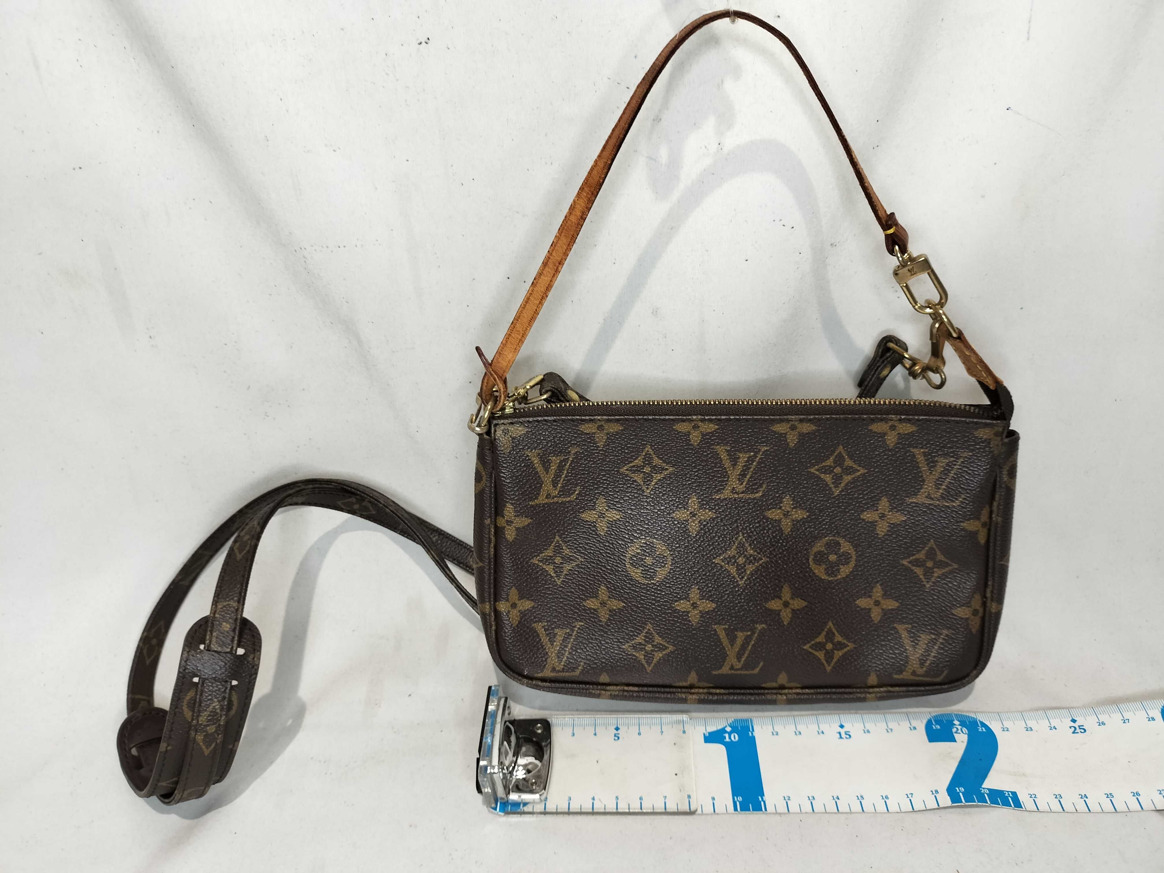 Monogram Pochette Accessoires M51986 Shoulder Bag with Strap — view 2
