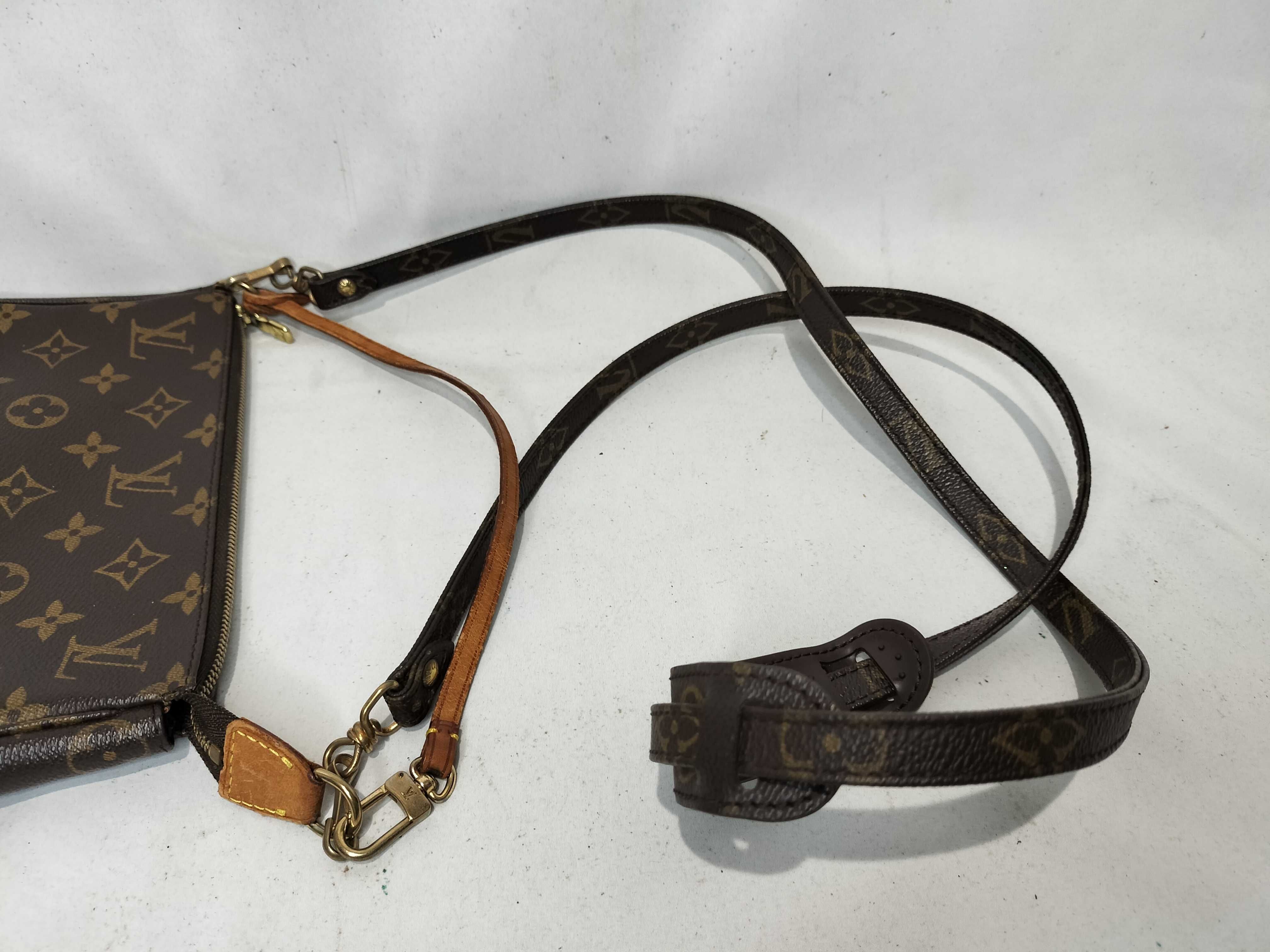Monogram Pochette Accessoires M51986 Shoulder Bag with Strap — view 3