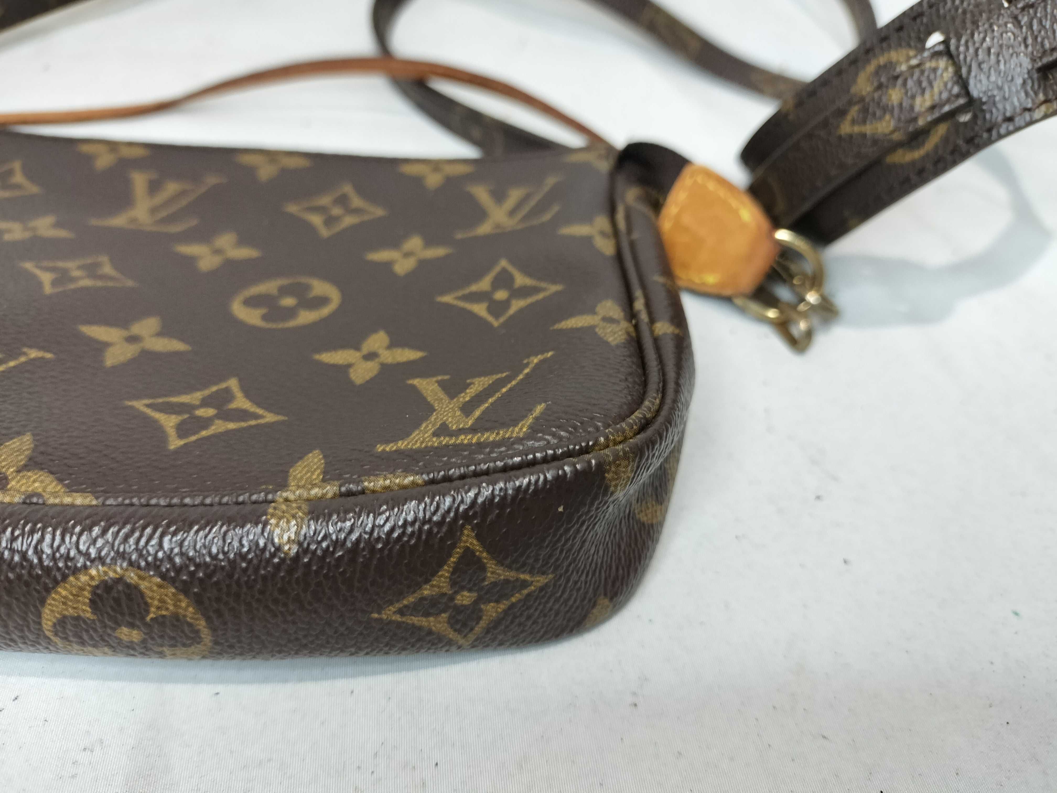 Monogram Pochette Accessoires M51986 Shoulder Bag with Strap — view 6
