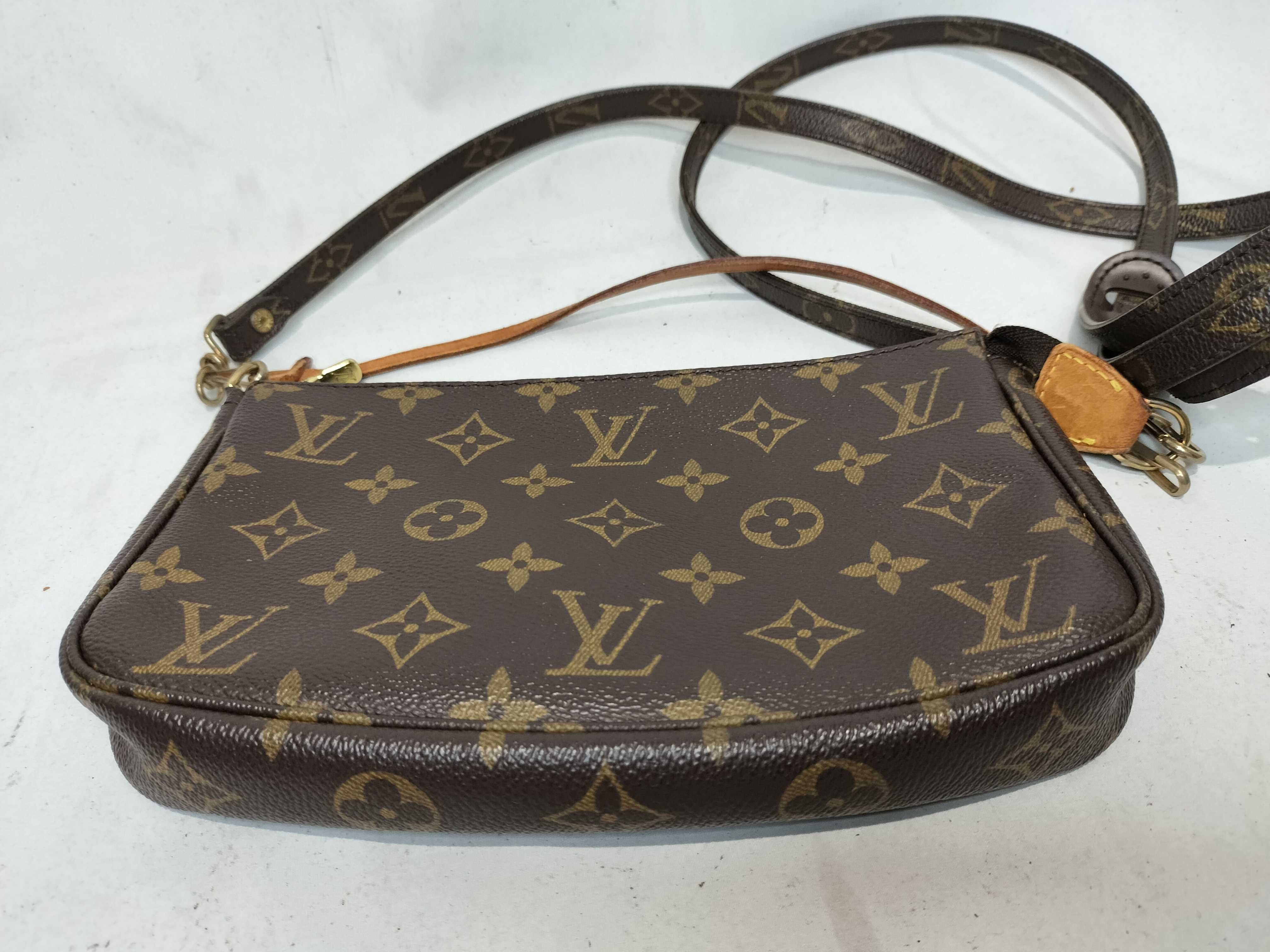 Monogram Pochette Accessoires M51986 Shoulder Bag with Strap — view 7