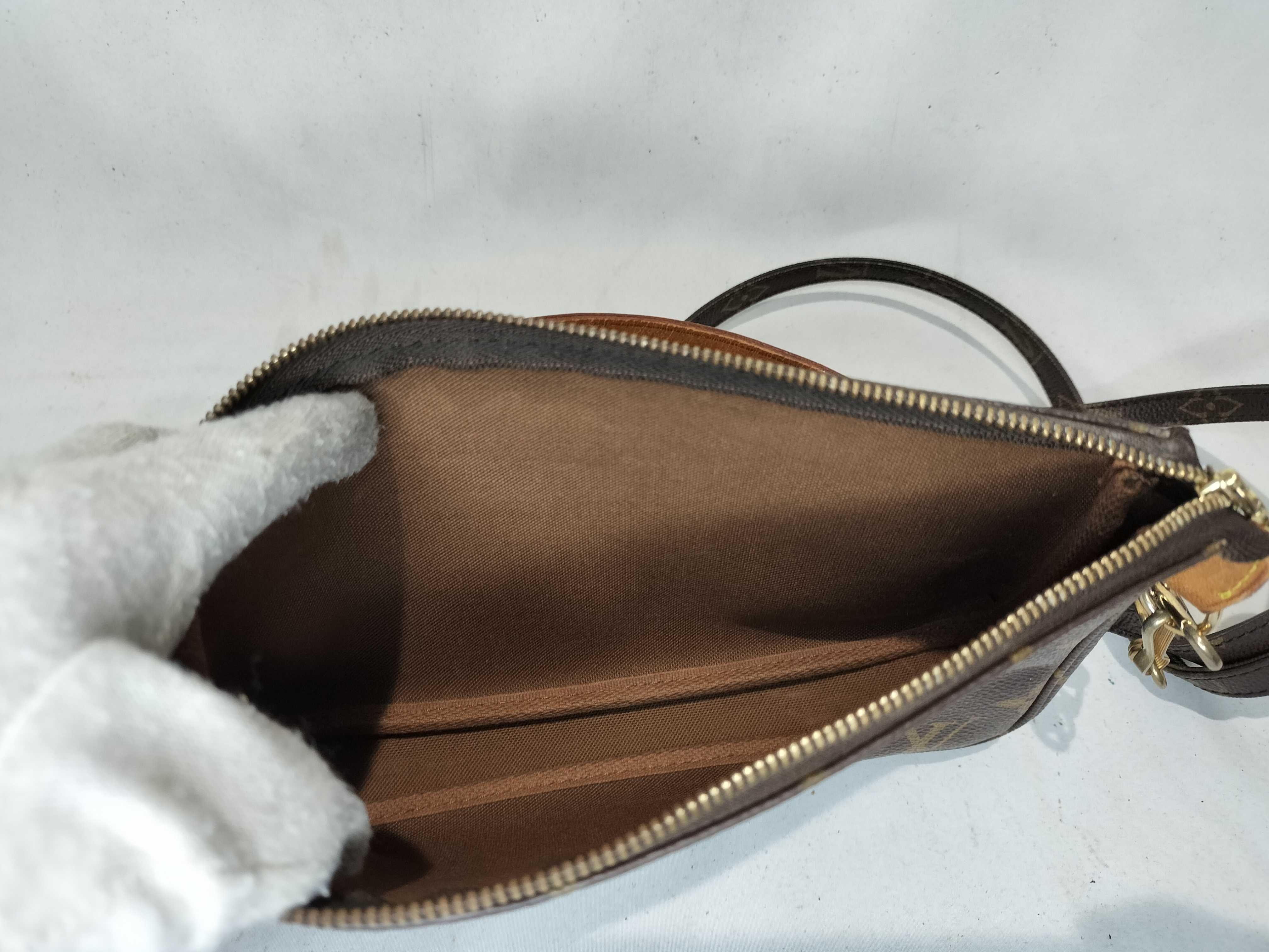 Monogram Pochette Accessoires M51986 Shoulder Bag with Strap — view 9