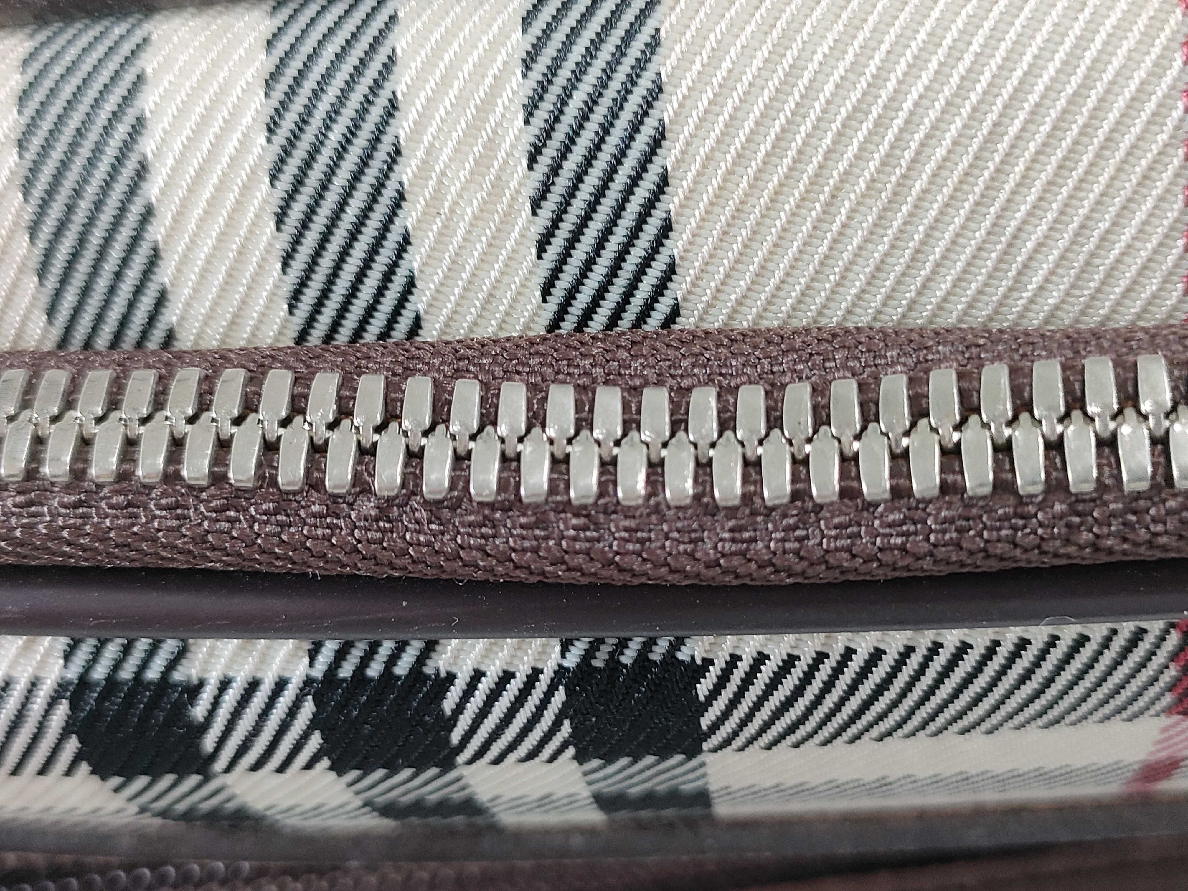 Nova Check Carry Case Carry Bag — view 6