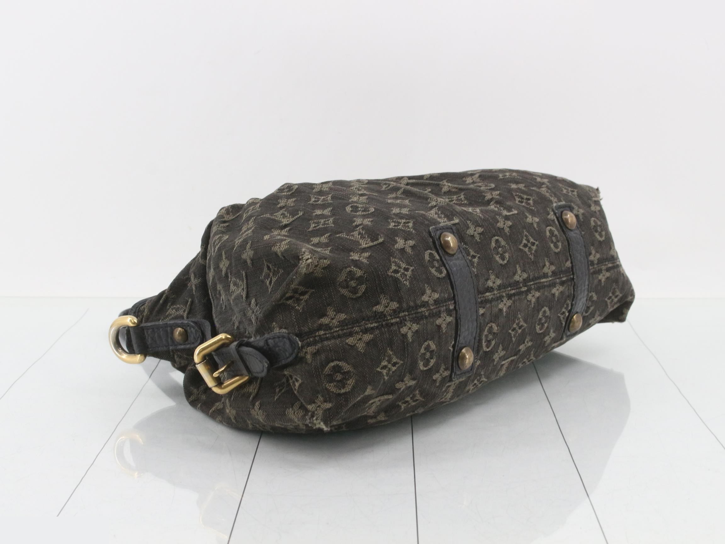 Neo Cabby MM Noir Shoulder Bag — view 5