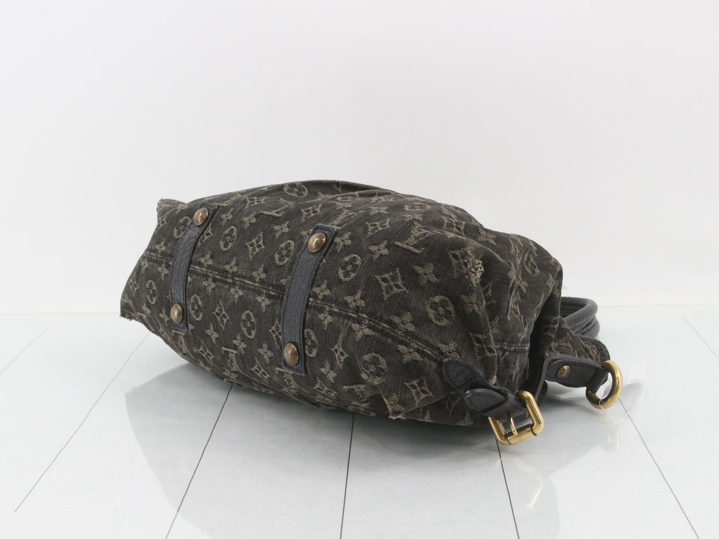 Neo Cabby MM Noir Shoulder Bag — view 6