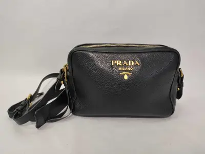 Vitello Daino Camera Bag, Black Shoulder Bag