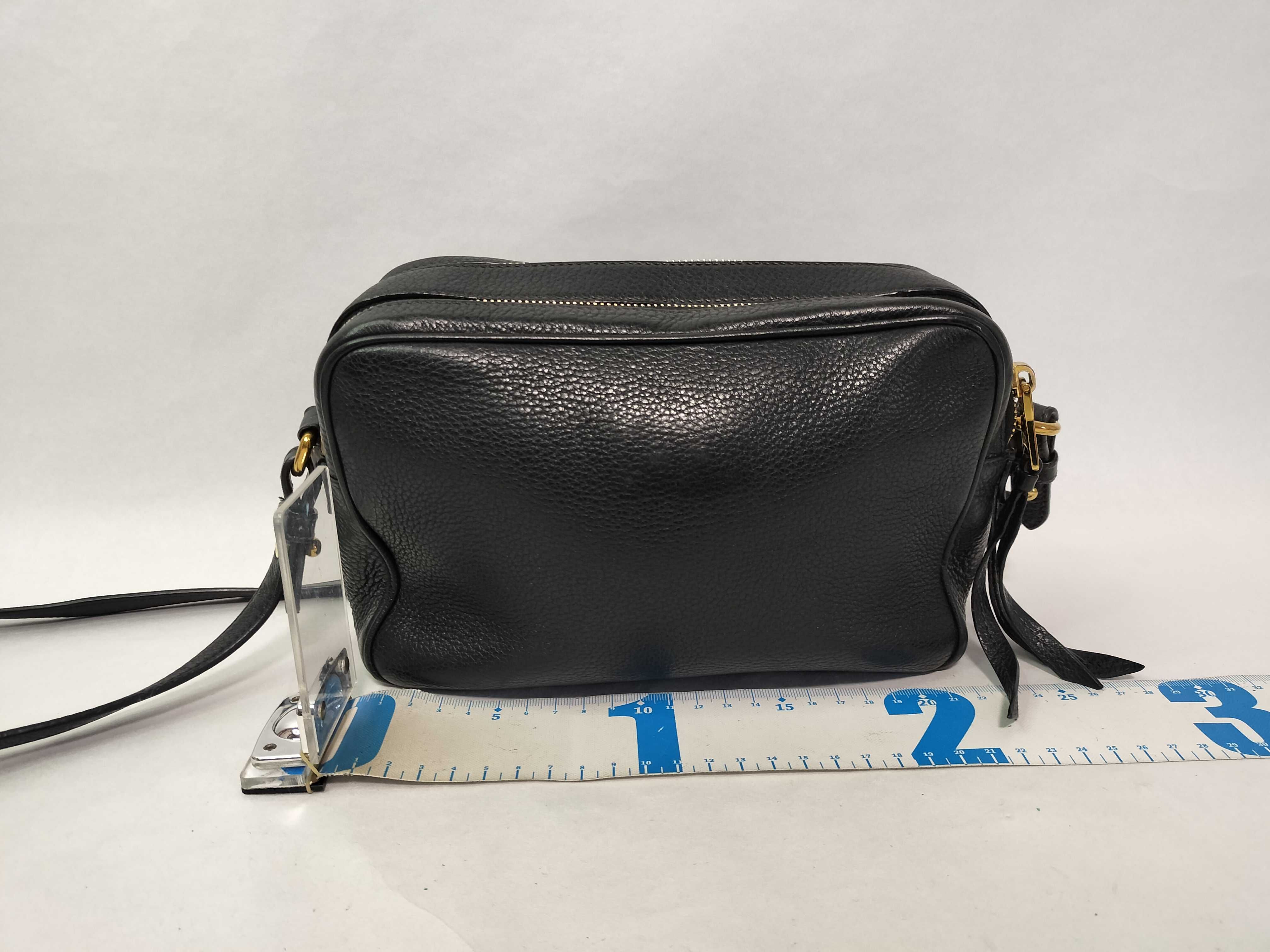 Vitello Daino Camera Bag, Black Shoulder Bag — view 2