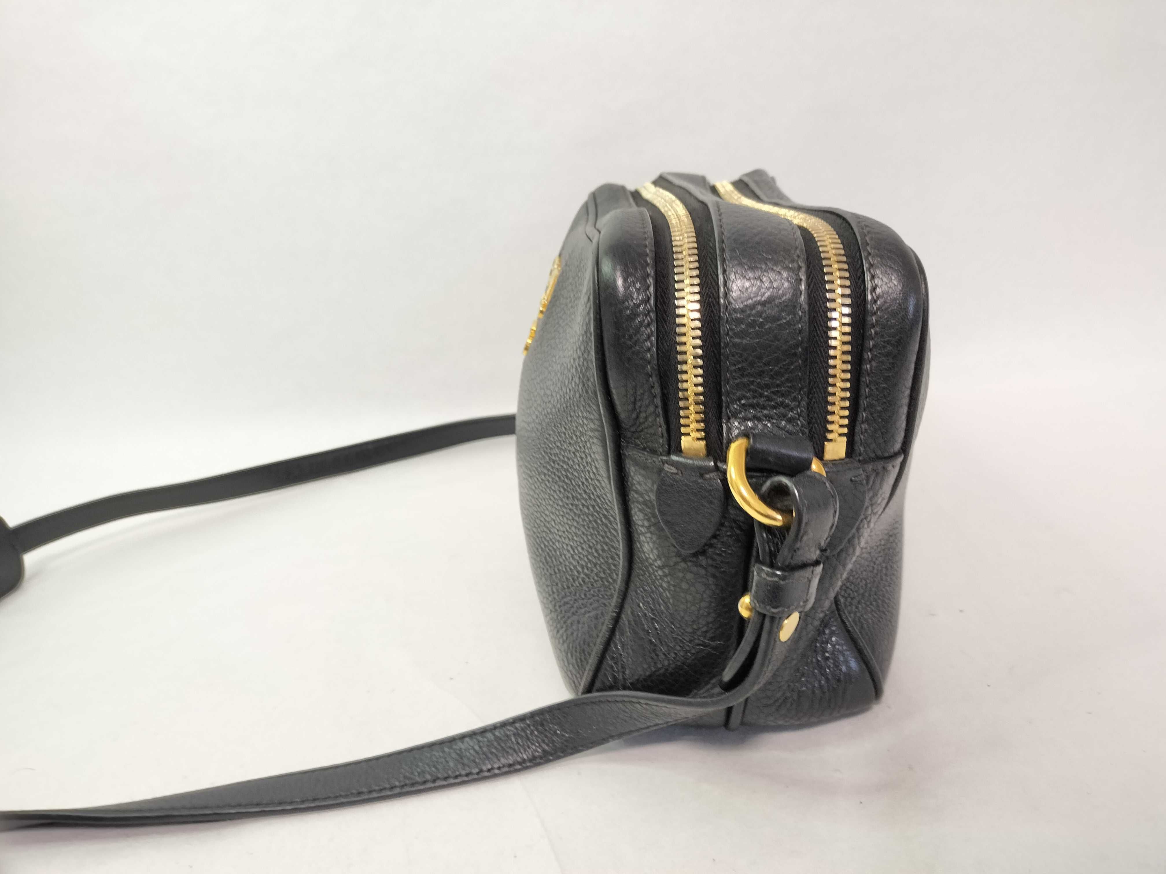 Vitello Daino Camera Bag, Black Shoulder Bag — view 4