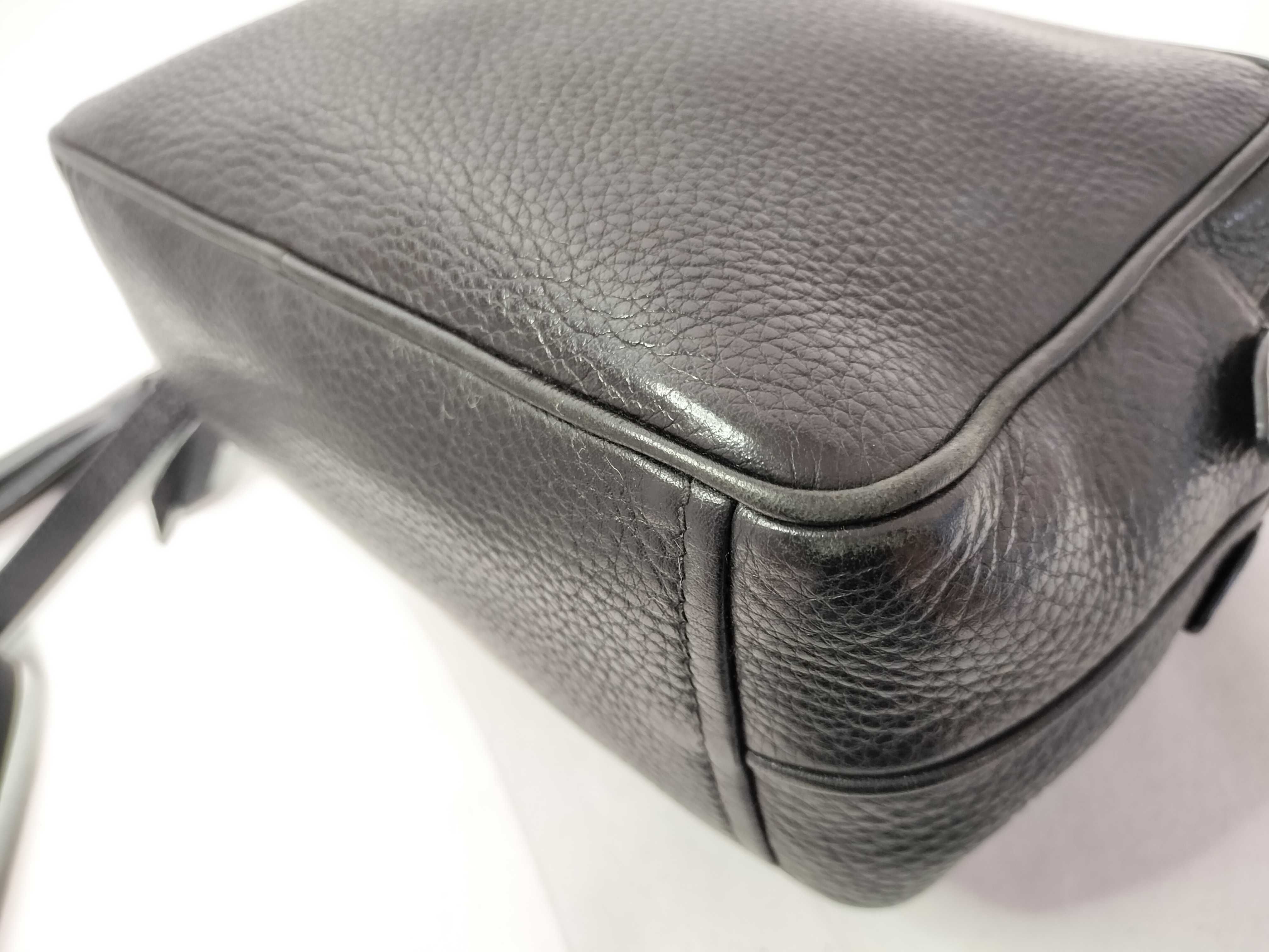 Vitello Daino Camera Bag, Black Shoulder Bag — view 10