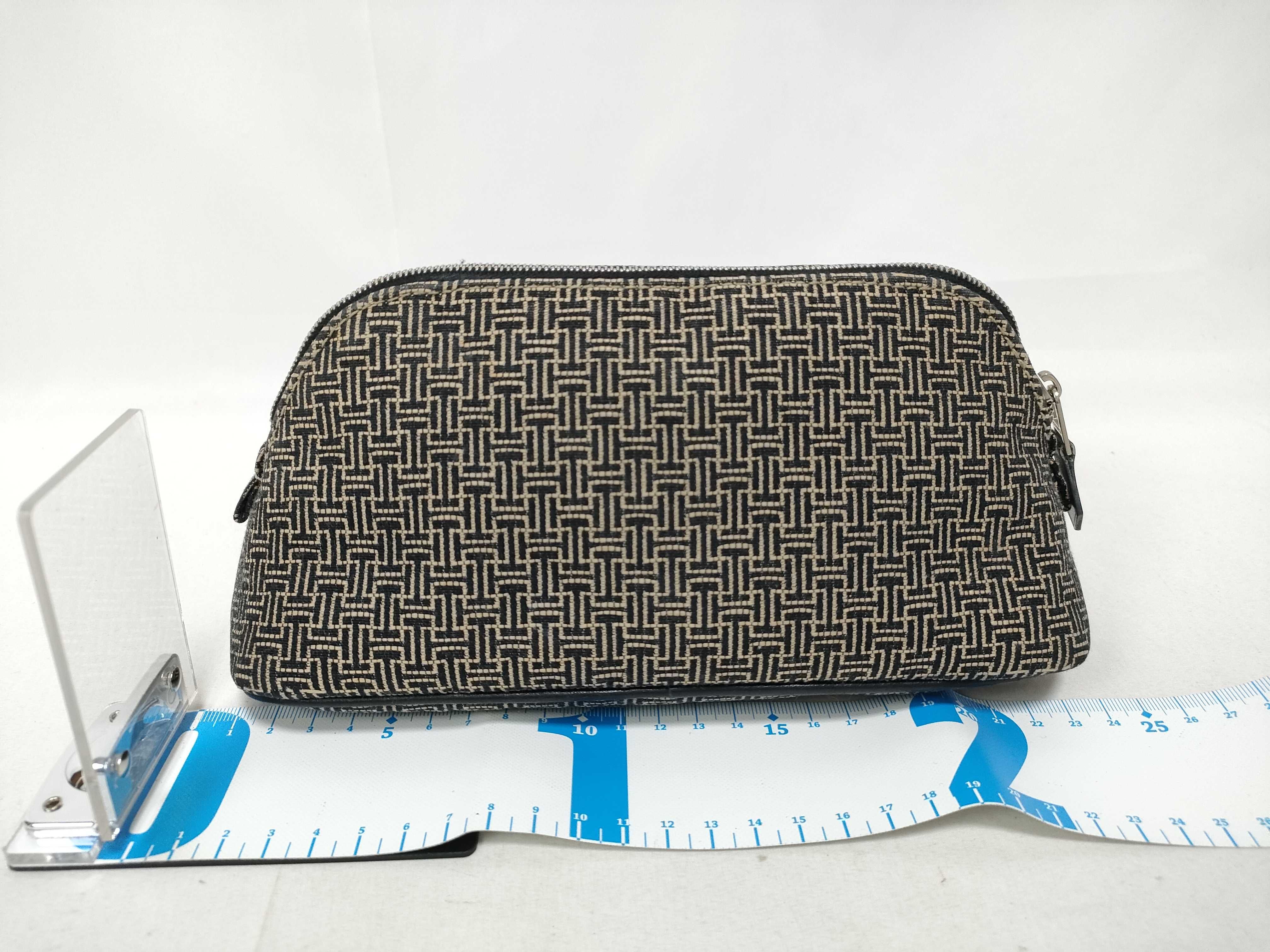 pouch — view 2