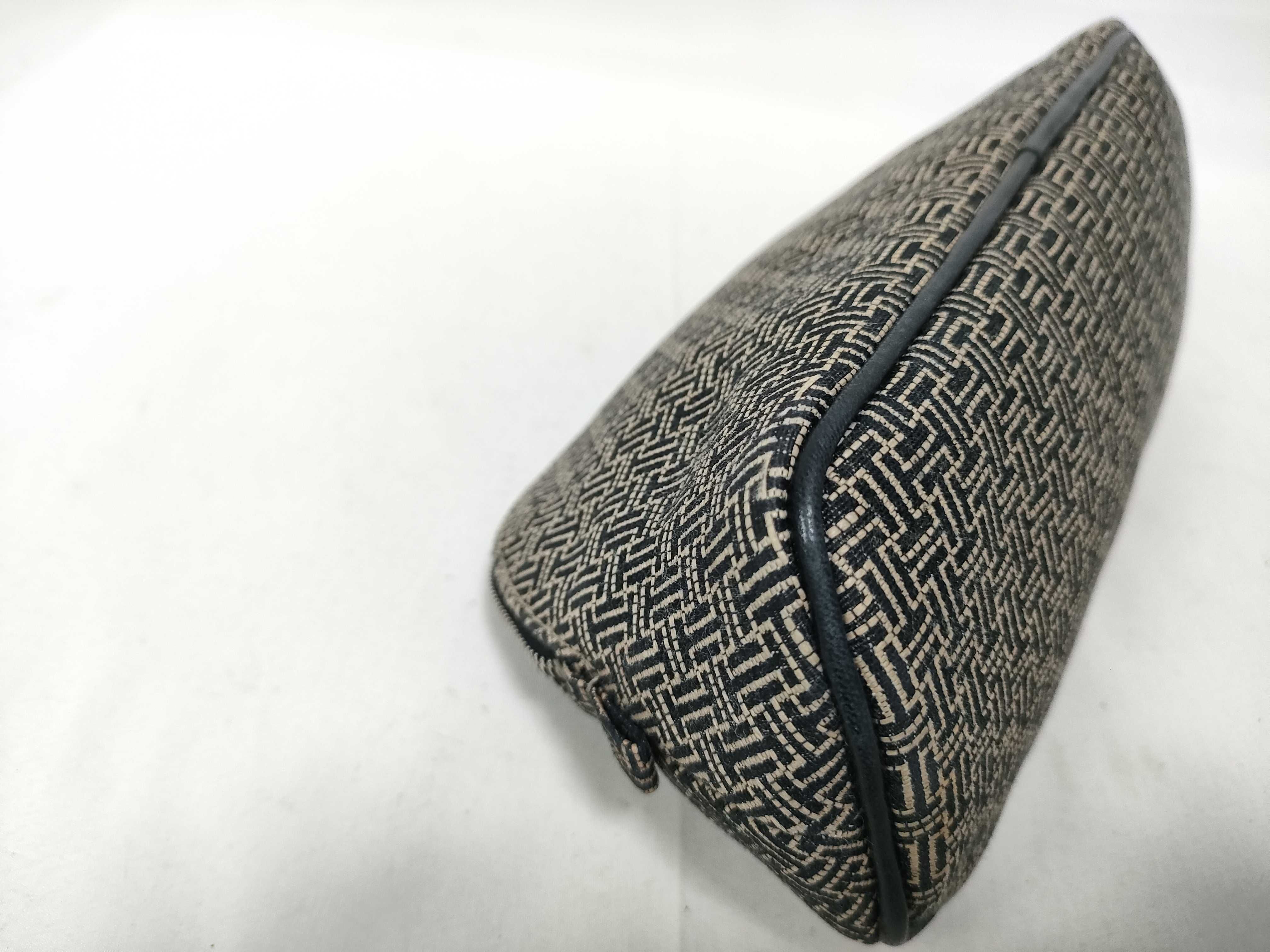 pouch — view 5