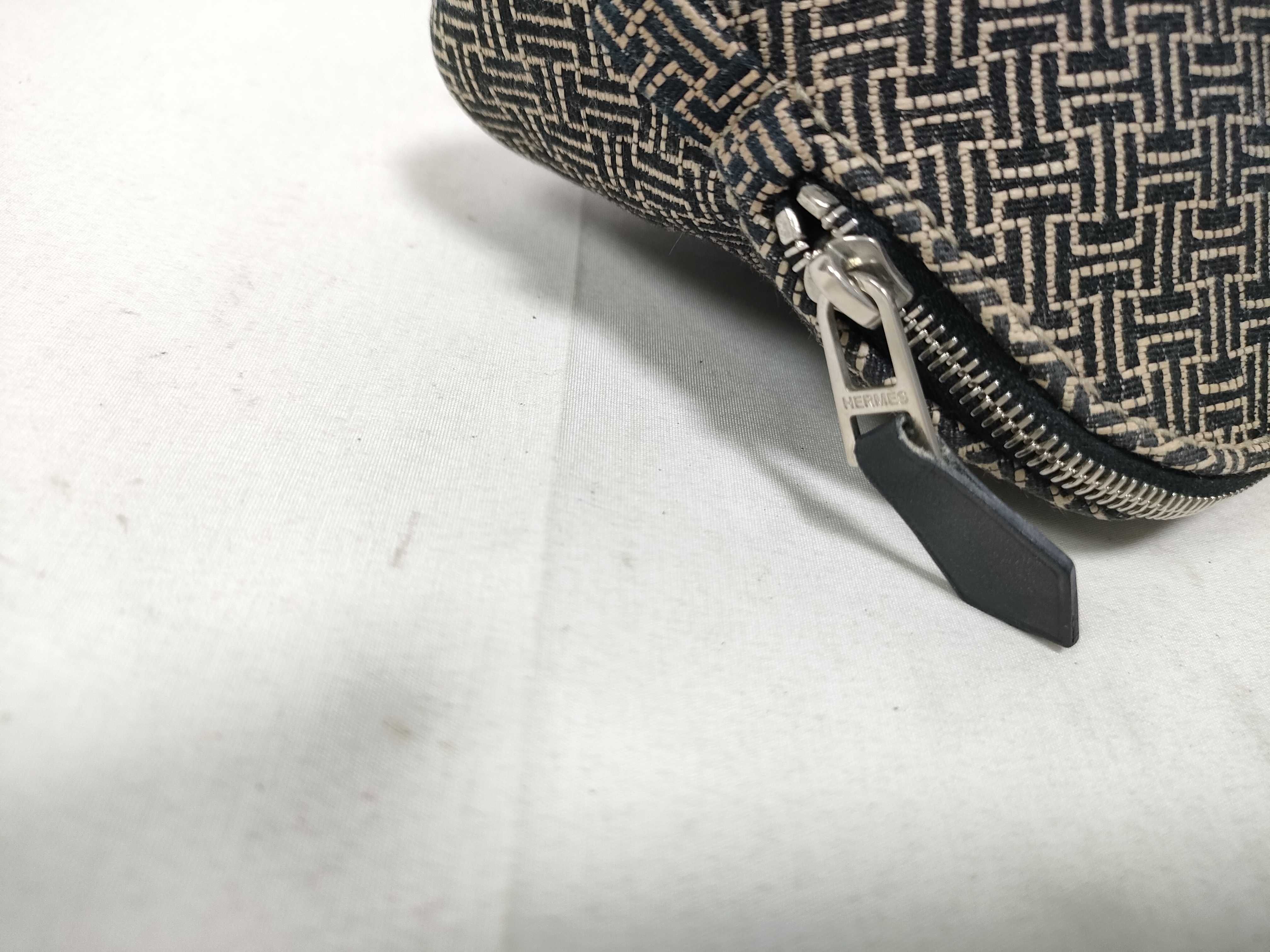 pouch — view 6