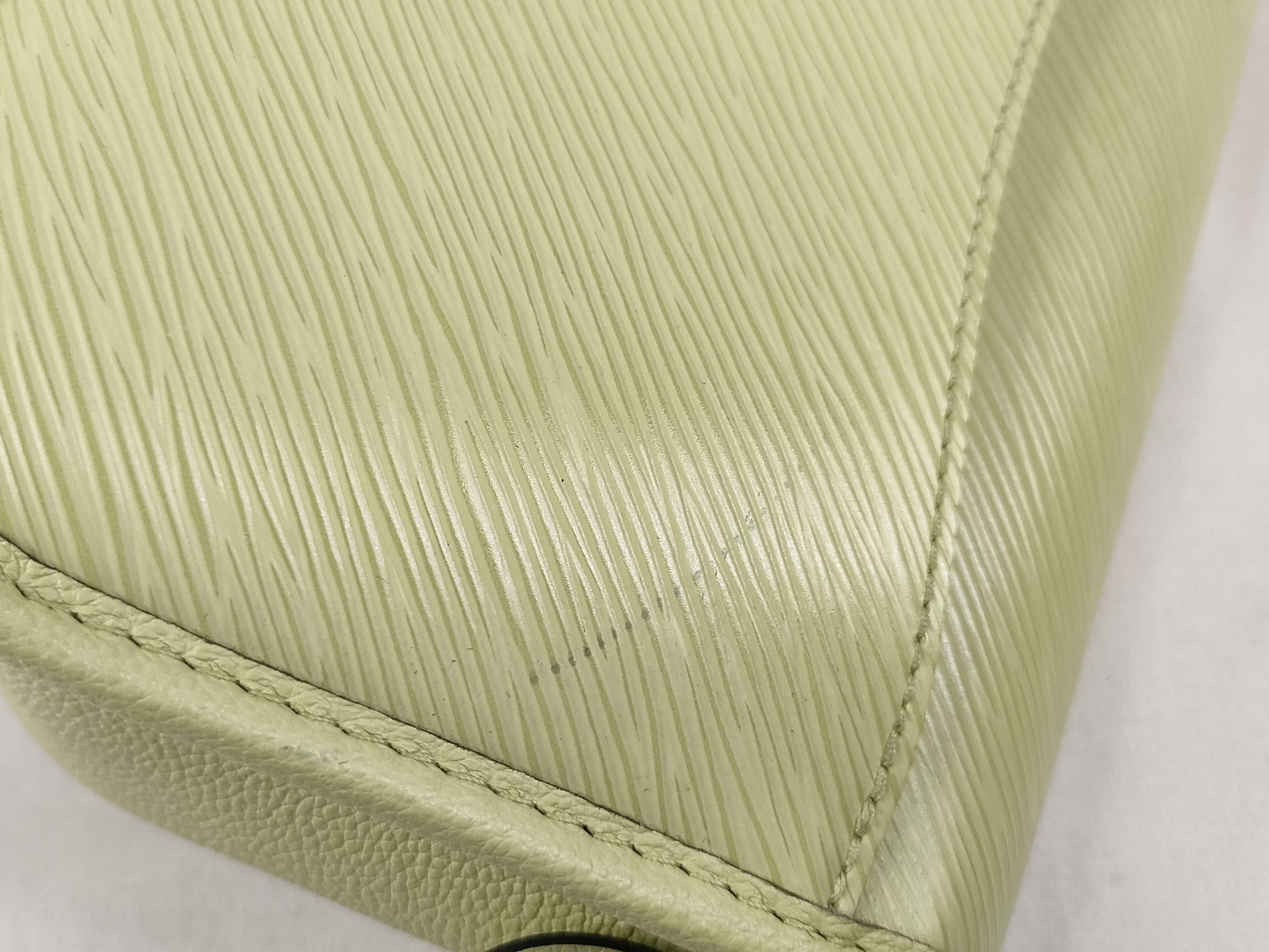 Epi Louis Vuitton Epi Bussy Shoulder Bag — view 15