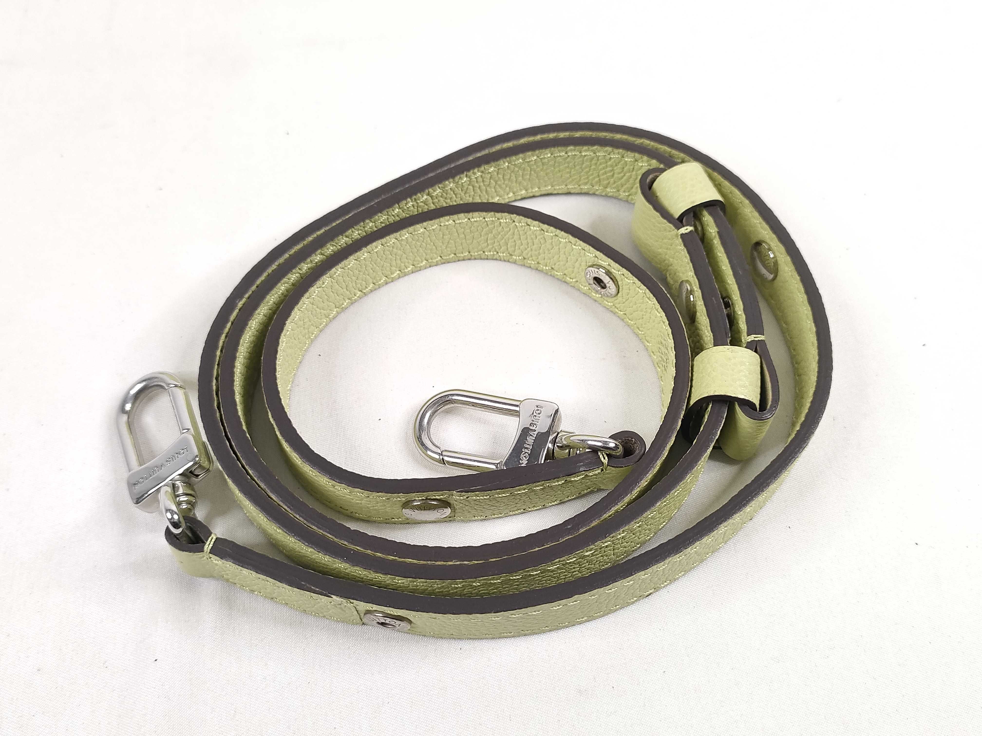 Epi Louis Vuitton Epi Bussy Shoulder Bag — view 3