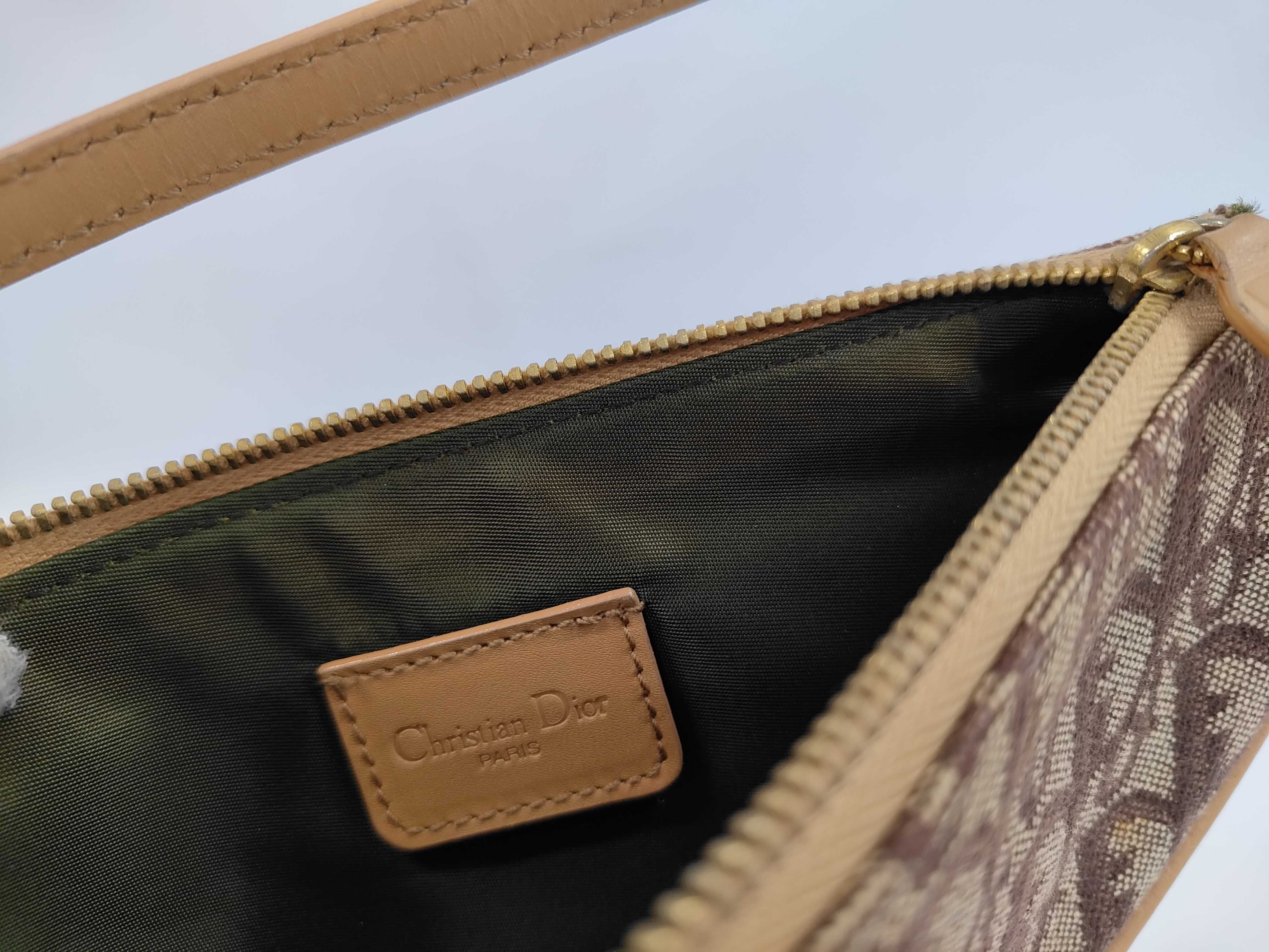 Trotter Saddle Pouch Handbag — view 11