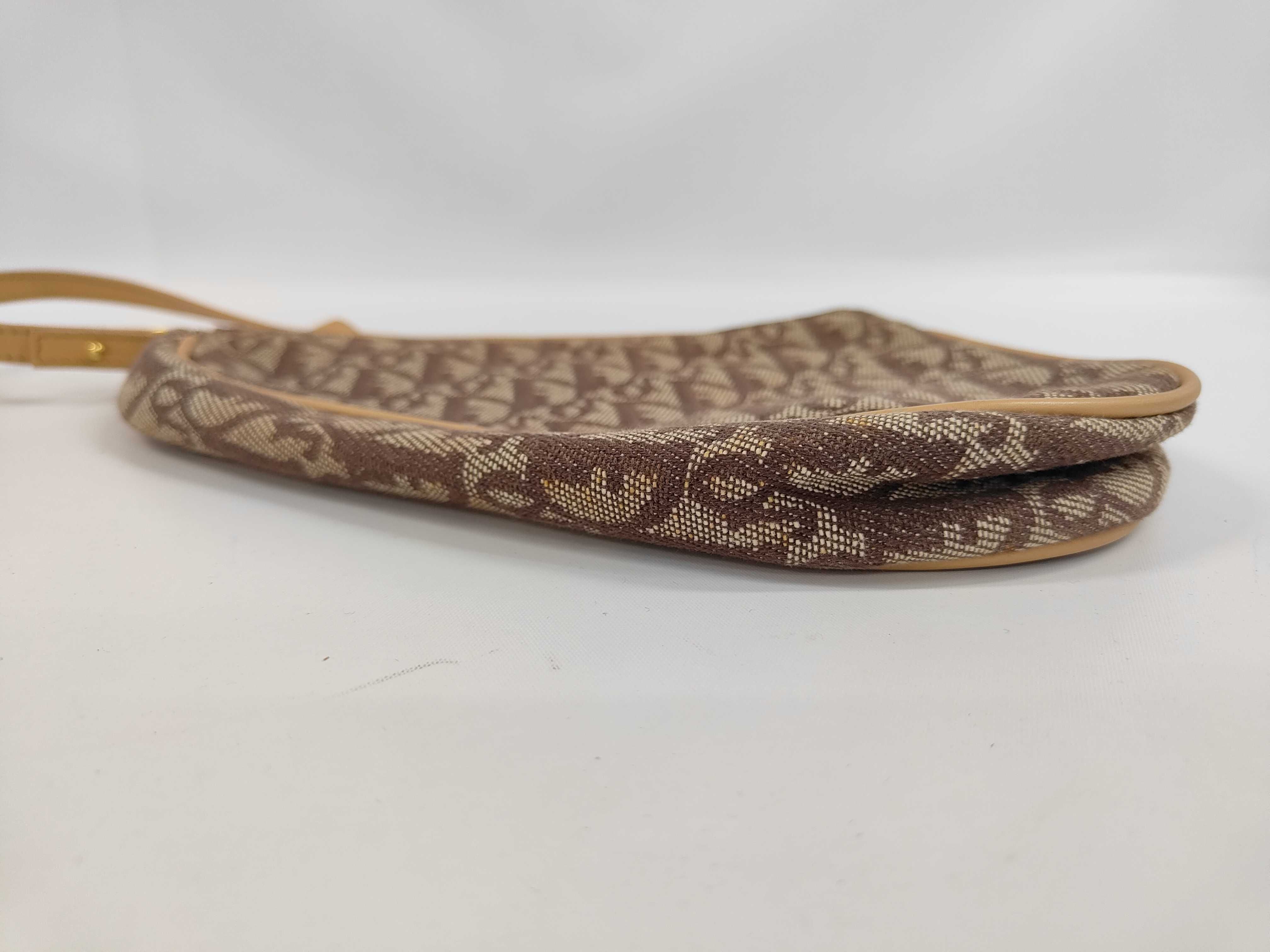 Trotter Saddle Pouch Handbag — view 3