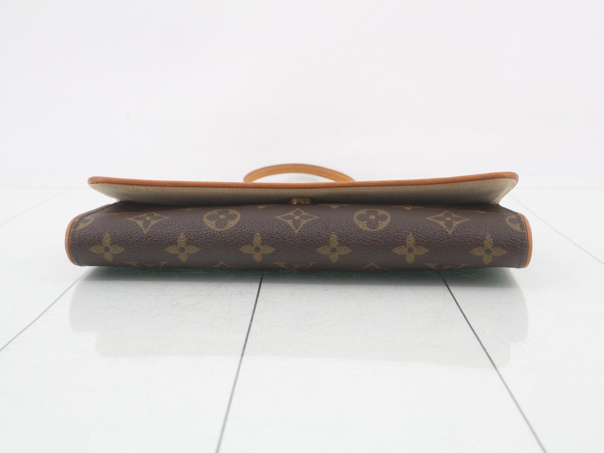 M51852 Pochette Twin GM with shoulder strap 321 — view 3