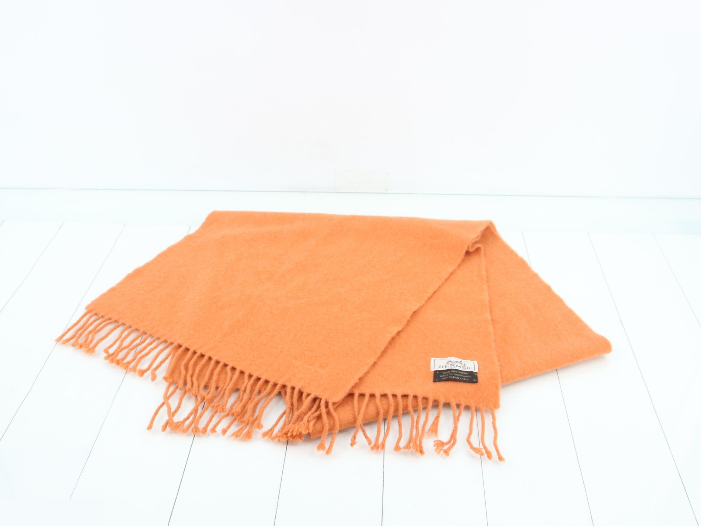 Cashmere scarf — view 2