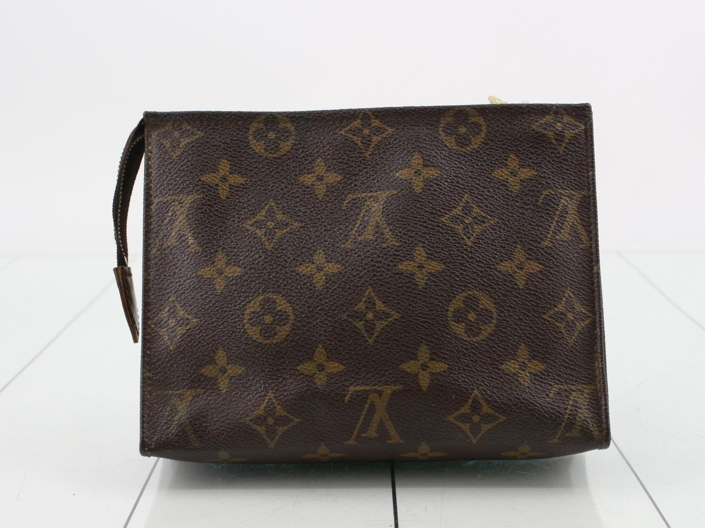 Pochette Toilette 19 Monogram Pouch — view 2