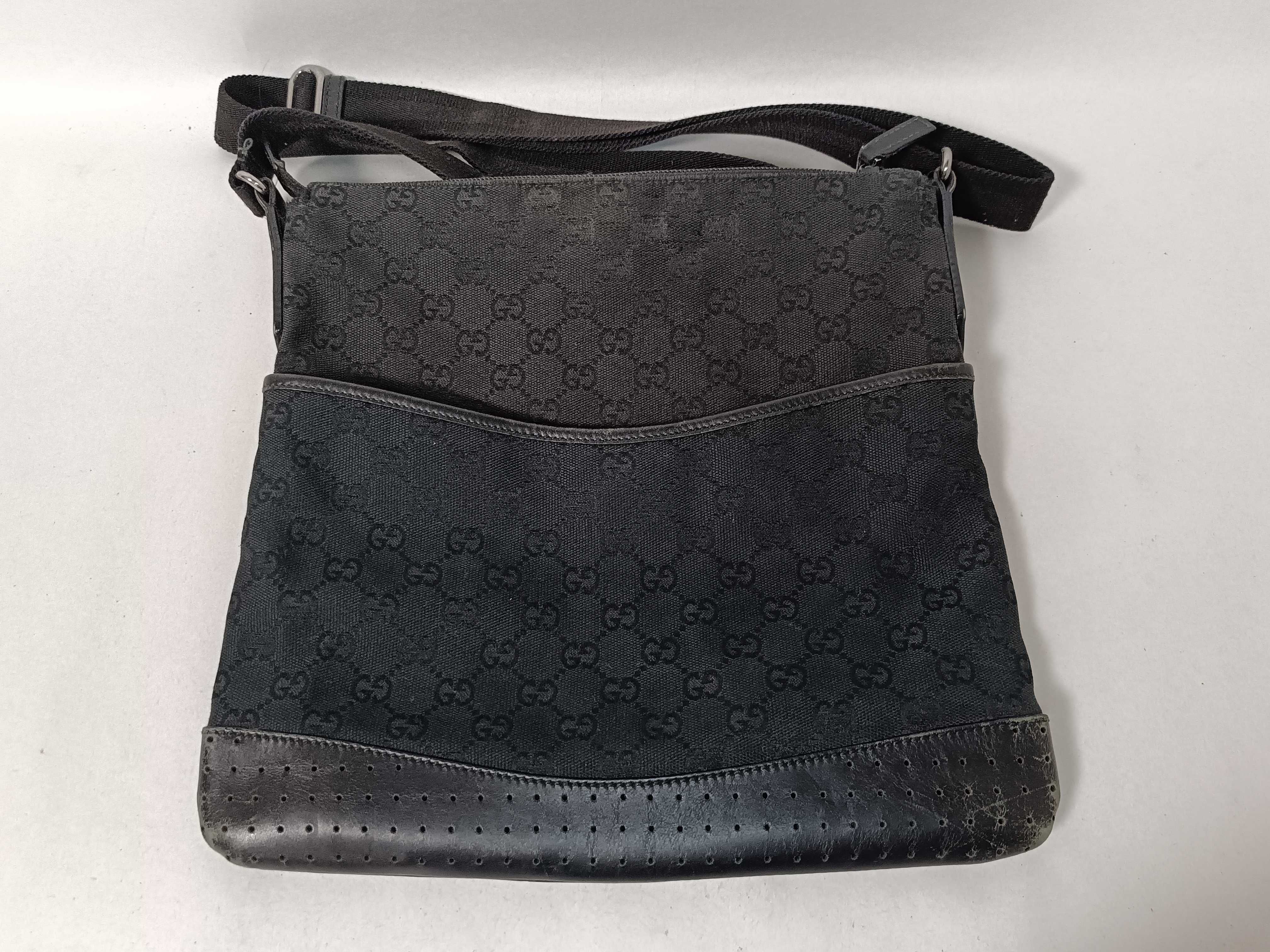 GG Canvas 145857 Shoulder Bag, Black