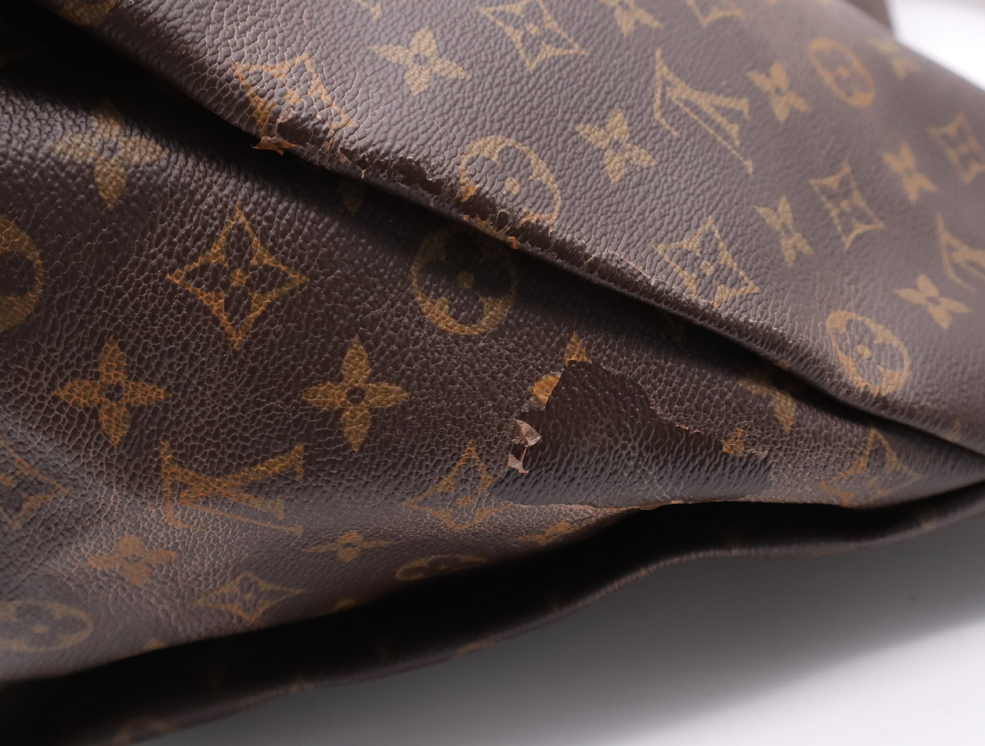 M40249 Monogram Artsy MM Tote Bag — view 12