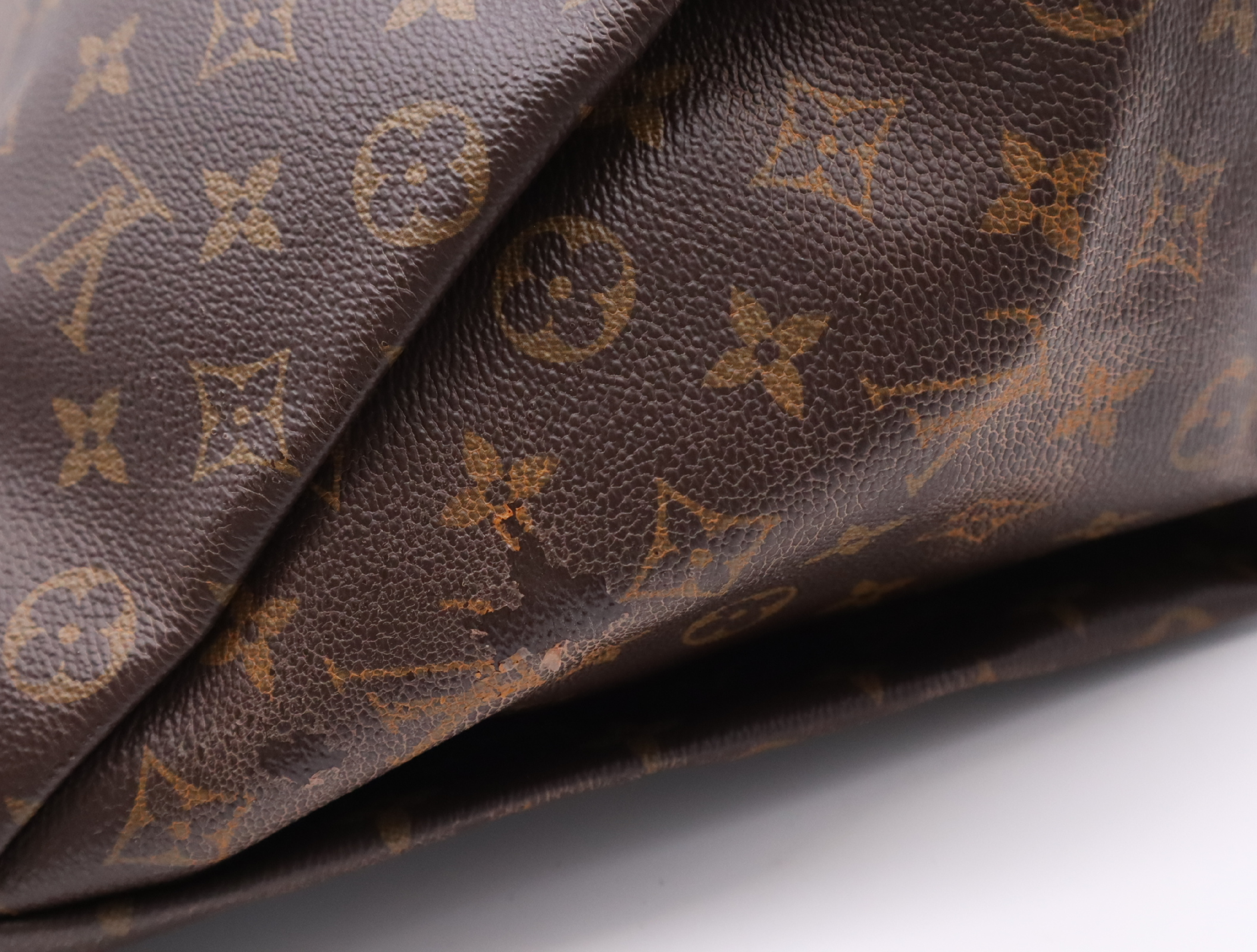 M40249 Monogram Artsy MM Tote Bag — view 13