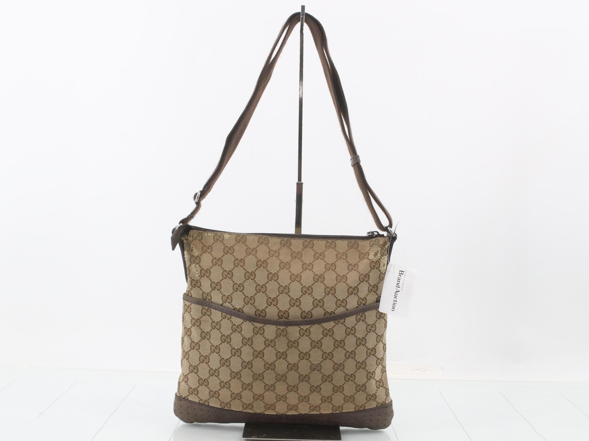 GG canvas shoulder bag