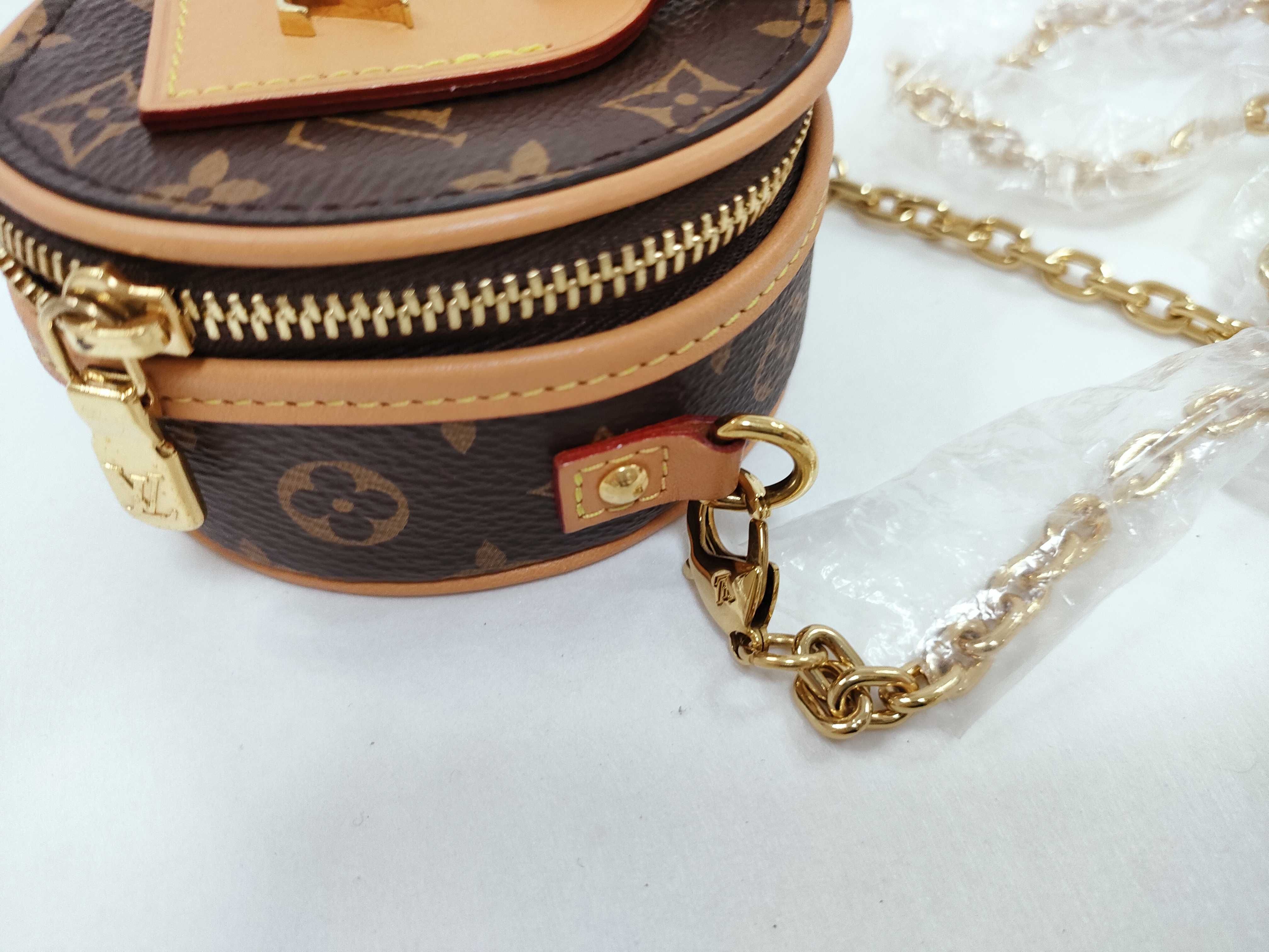 Monogram Louis Vuitton Shoulder Bag — view 5