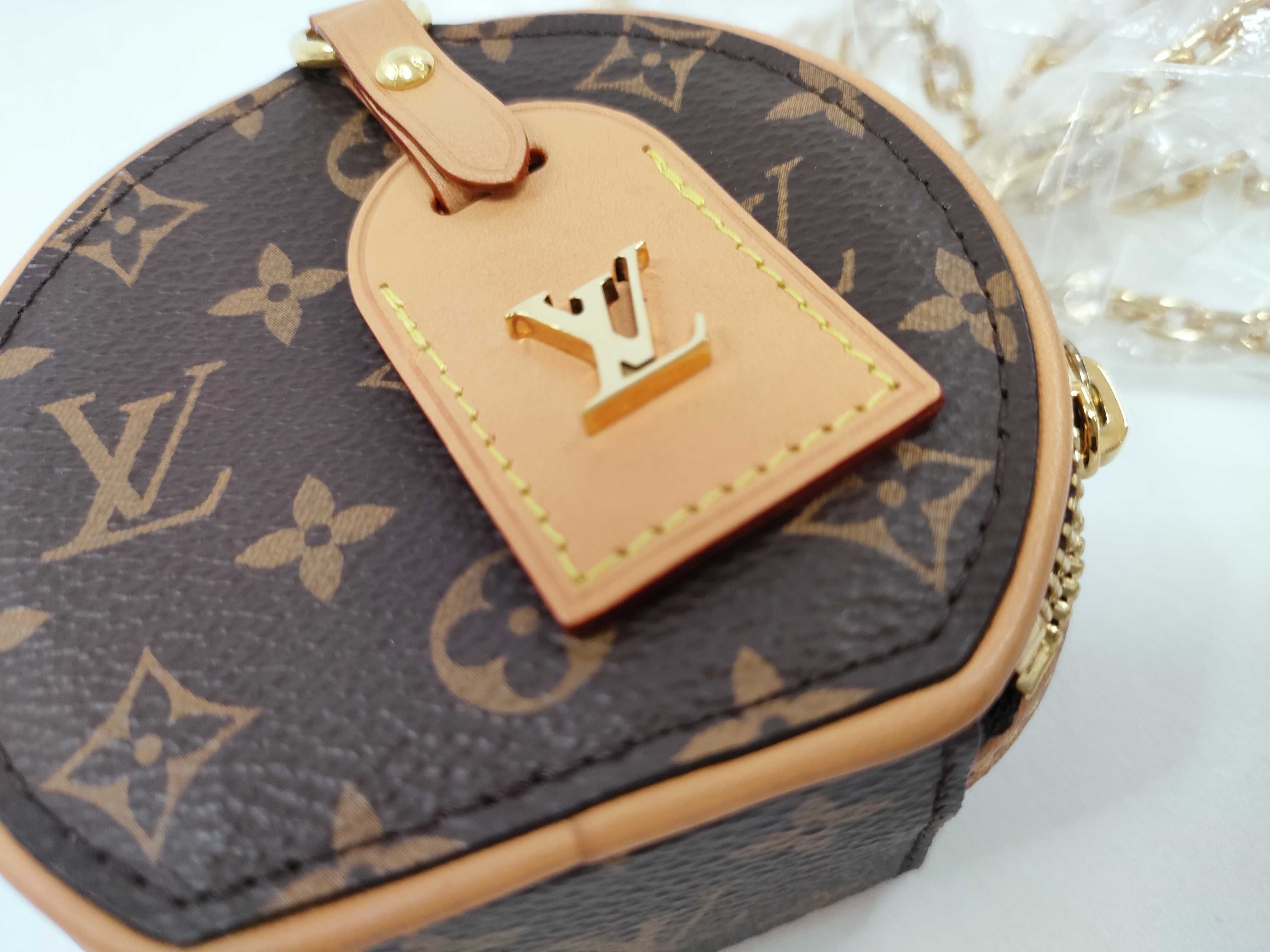 Monogram Louis Vuitton Shoulder Bag — view 8