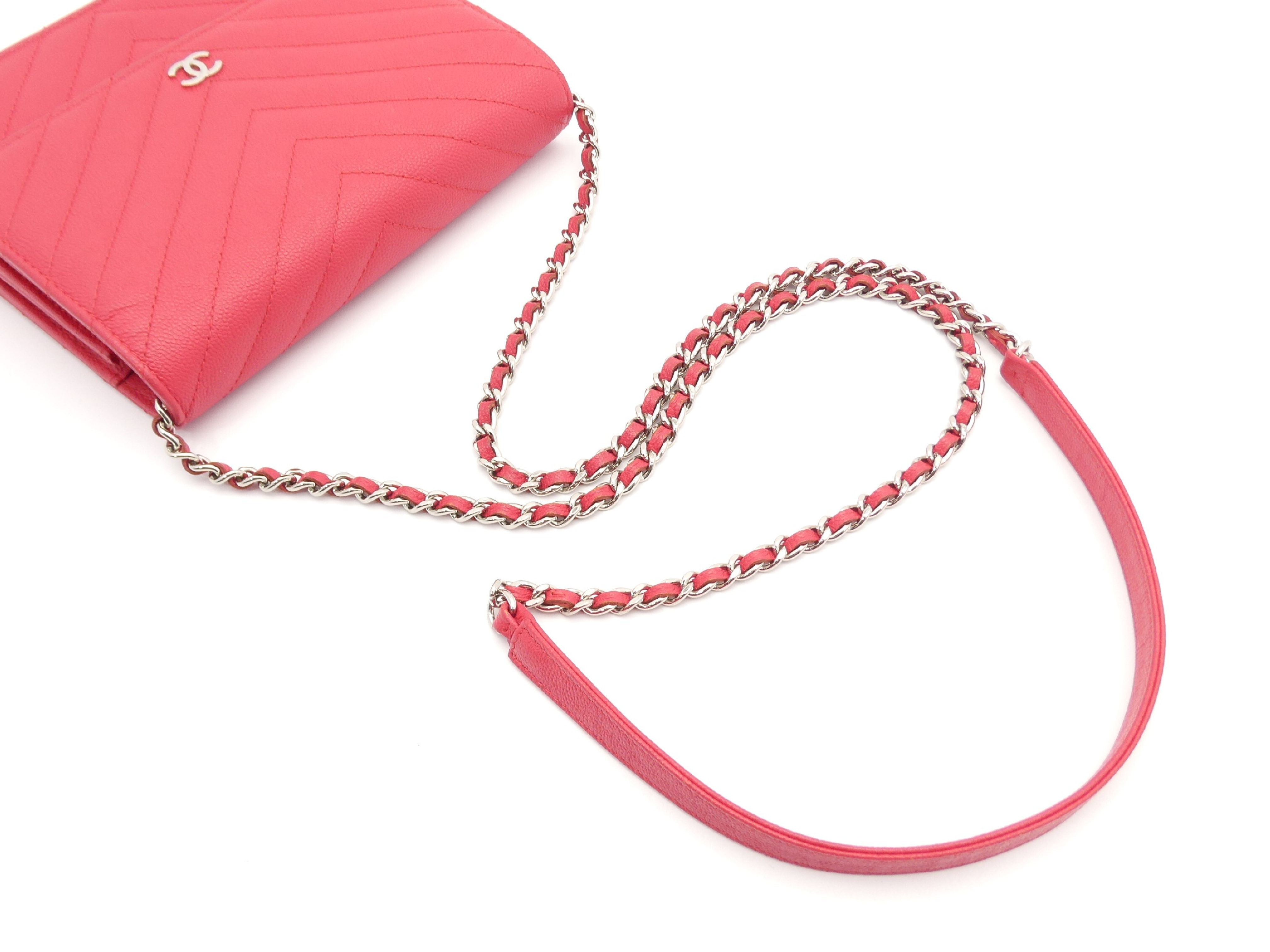 V-stitch caviar leather Coco Mark chain wallet shoulder bag — view 6