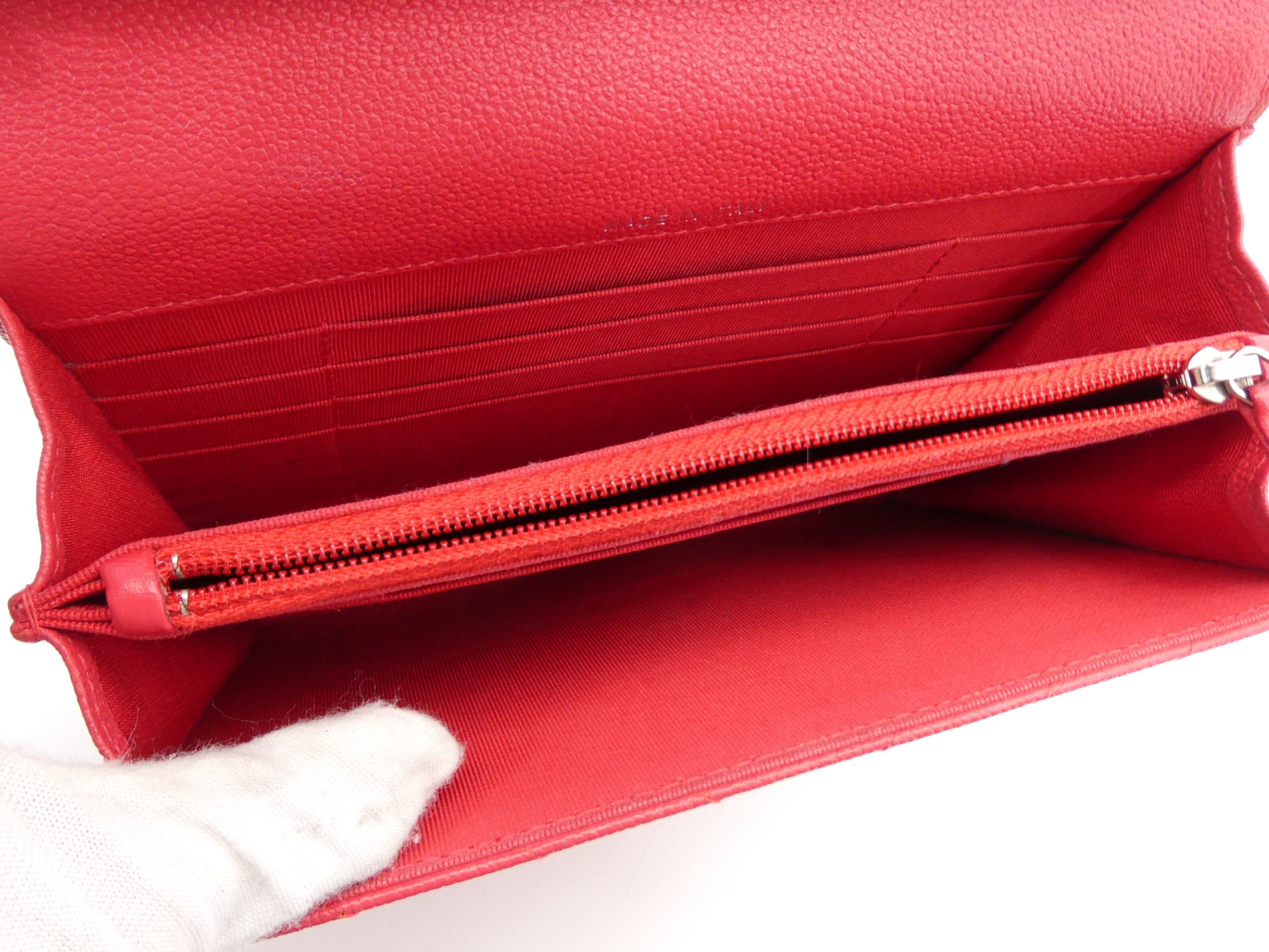 V-stitch caviar leather Coco Mark chain wallet shoulder bag — view 7