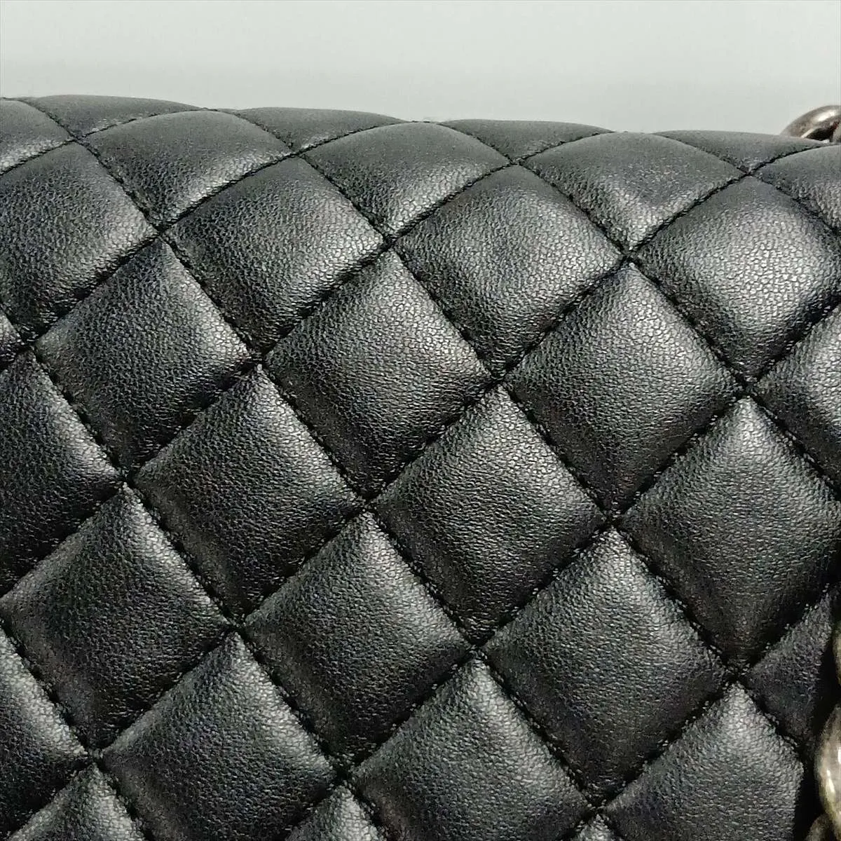 Boy Chanel 25 Lambskin Chain Shoulder Bag, Black with Gunmetal Hardware, 22207133, Serial Number 22, A67086 — view 15