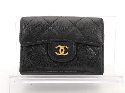 Matelassé Coco Mark Caviar Skin Tri-fold Wallet
