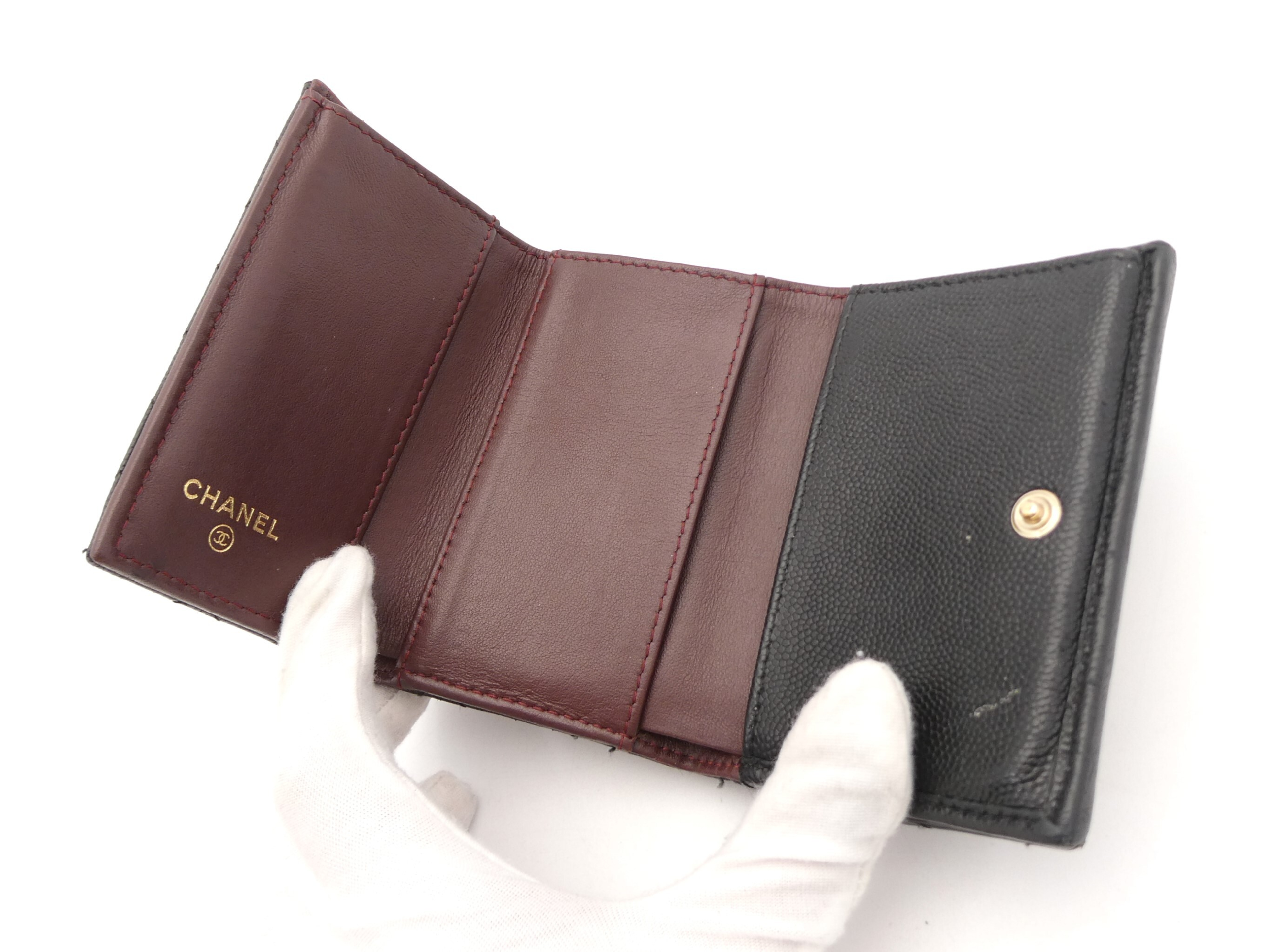 Matelassé Coco Mark Caviar Skin Tri-fold Wallet — view 6